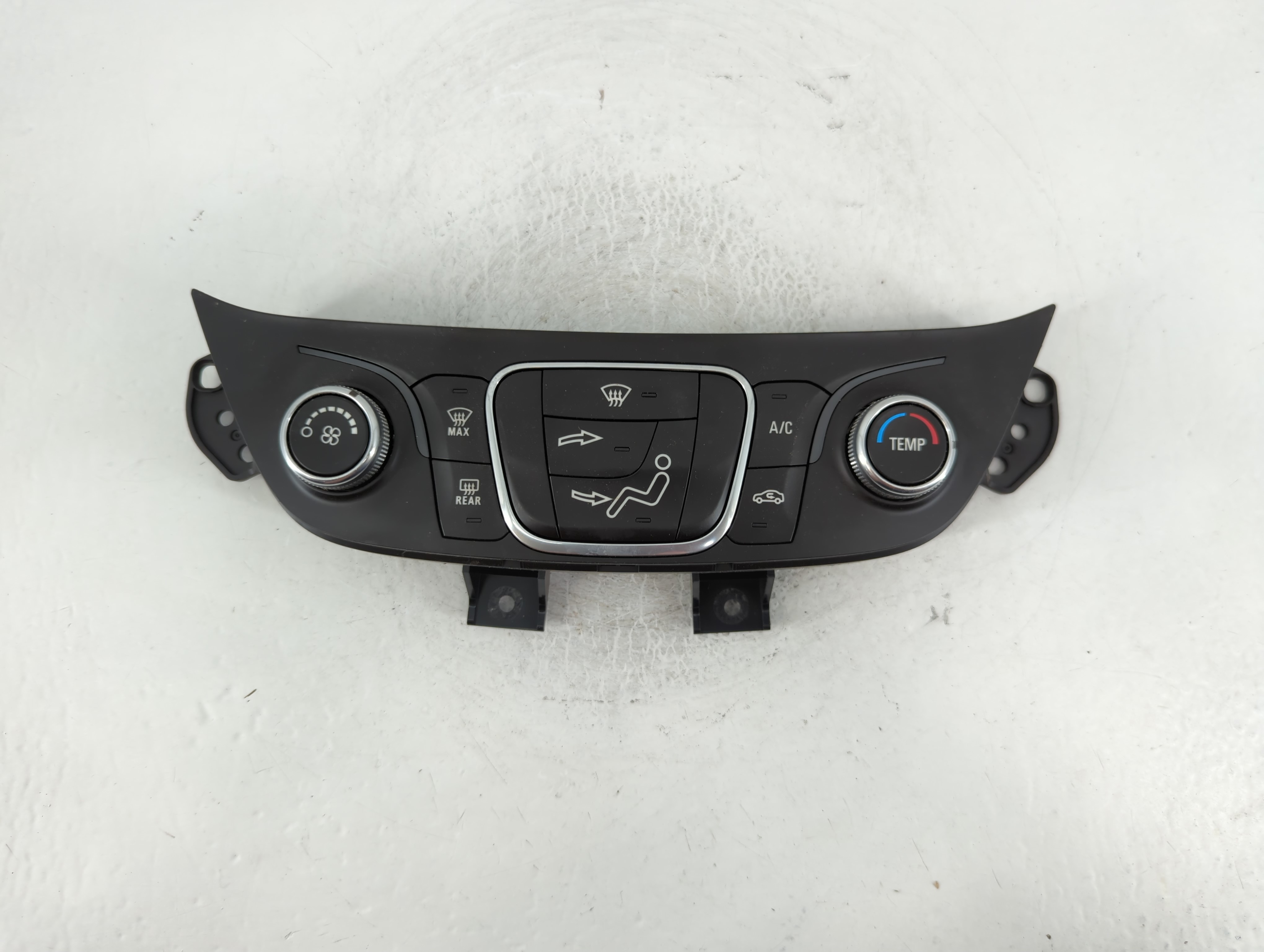 2018-2018 Chevrolet Equinox Ac Heater Climate Control 84175393 829190 - Oemusedautoparts1.com