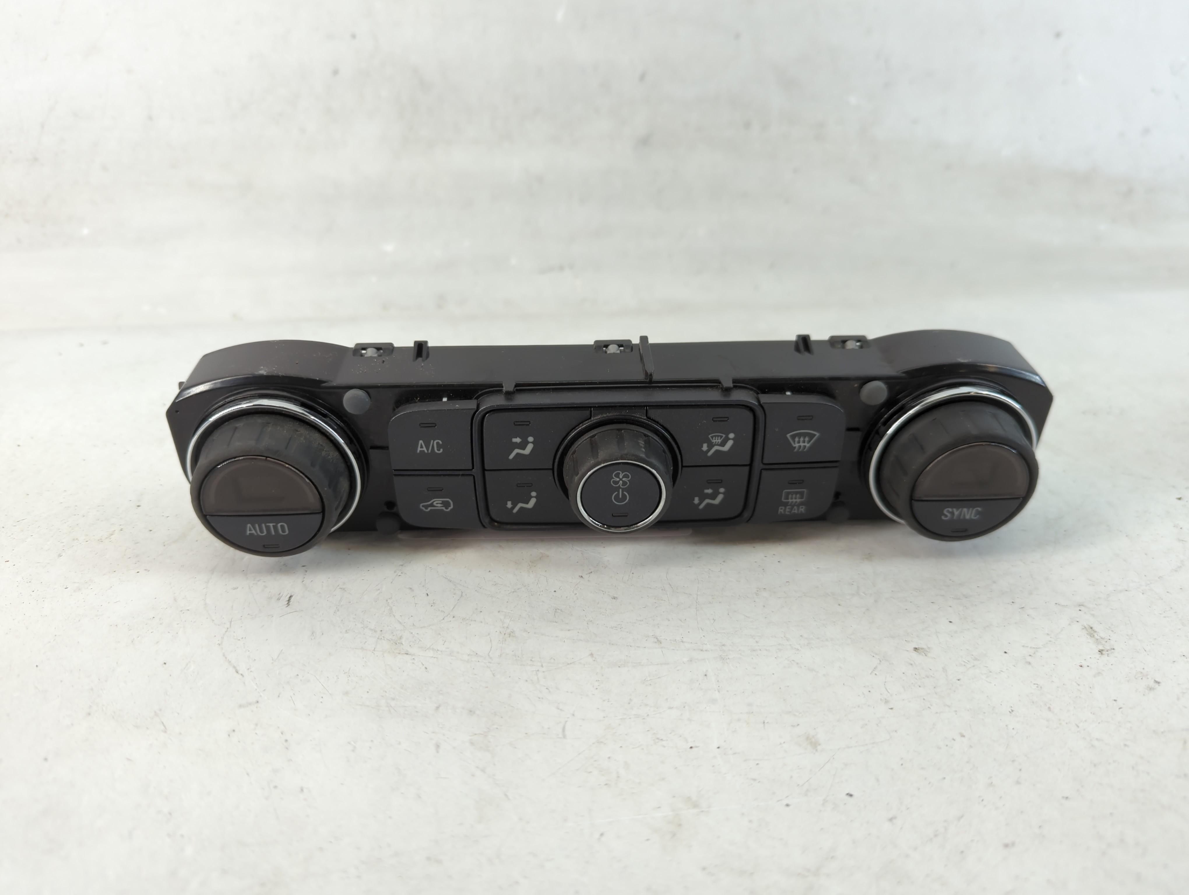 2014 Chevrolet Silverado 1500 Ac Heater Climate Control 23168157 829218 - Oemusedautoparts1.com