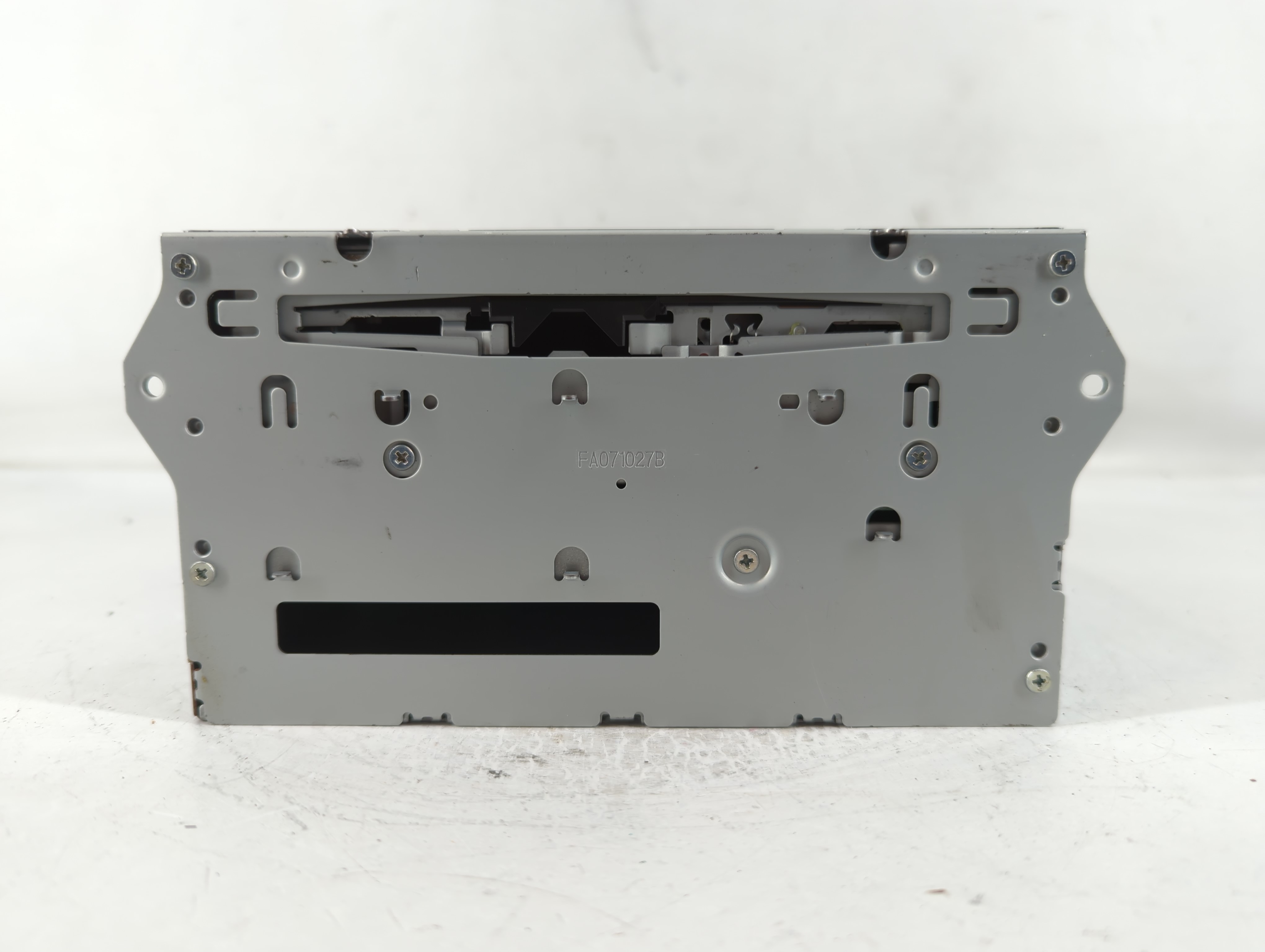 2008-2012 Nissan Armada Am Fm Cd Player Radio Receiver 829242 - Oemusedautoparts1.com