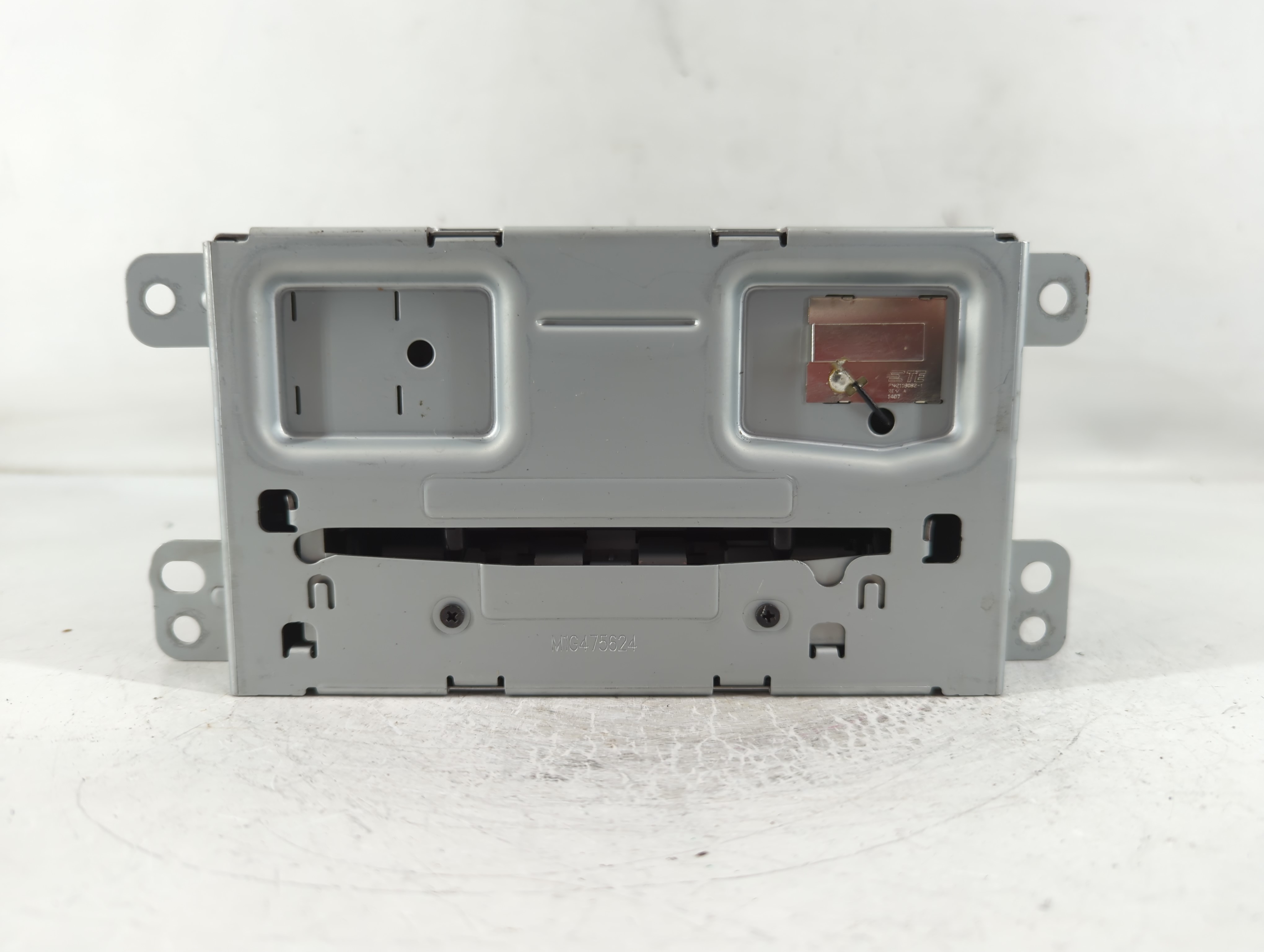 2014-2016 Chevrolet Malibu Am Fm Cd Player Radio Receiver 829249 - Oemusedautoparts1.com