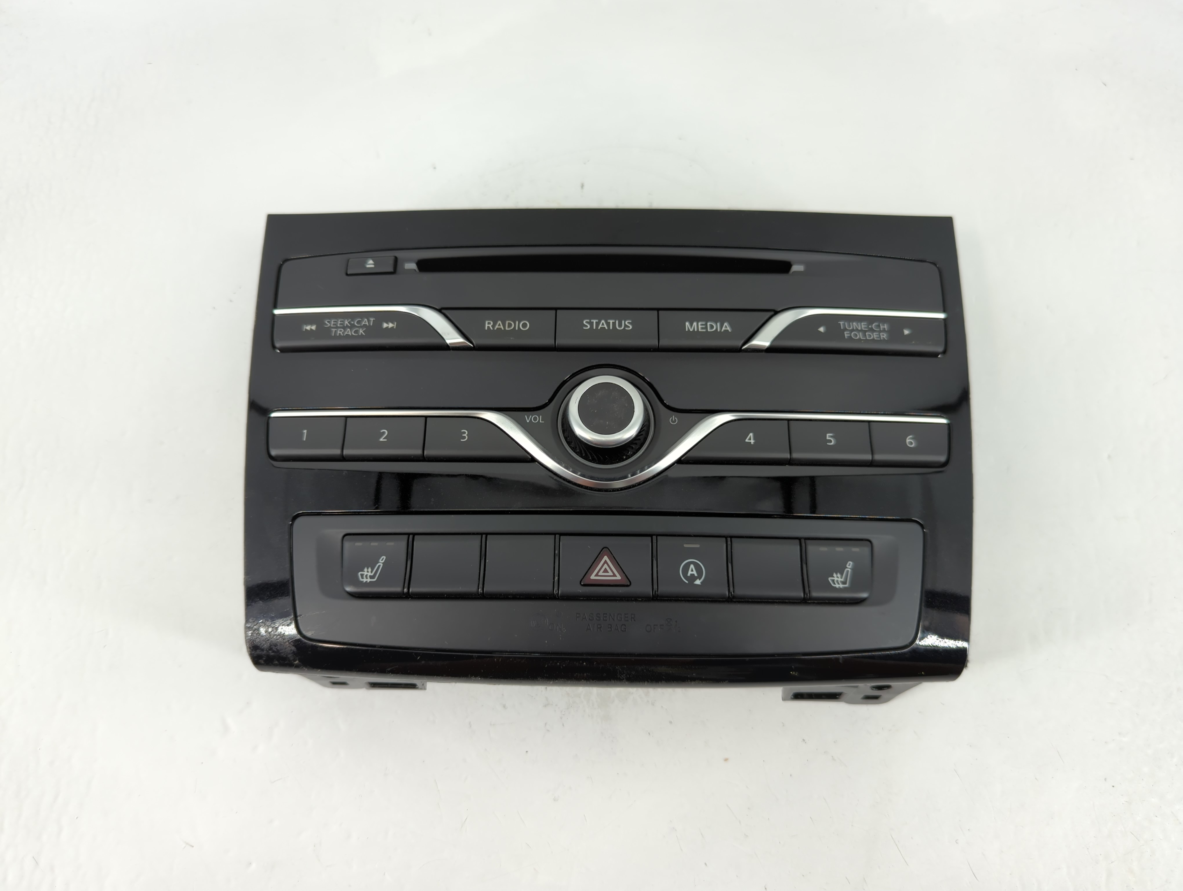 2017-2018 Infiniti Qx30 Am Fm Cd Player Radio Receiver 829286 - Oemusedautoparts1.com