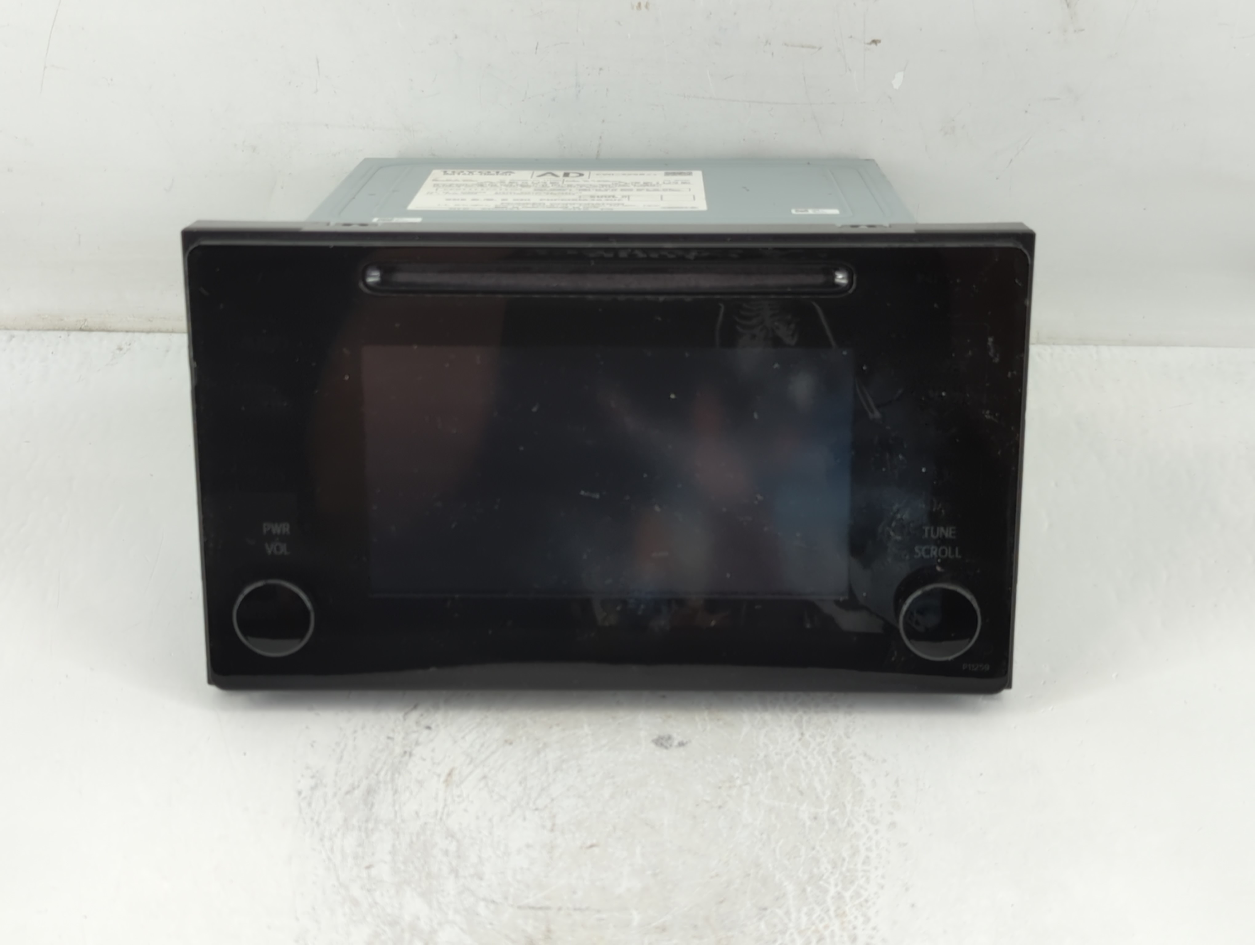 2016-2017 Toyota Sienna Am Fm Cd Player Radio Receiver 829392 - Oemusedautoparts1.com