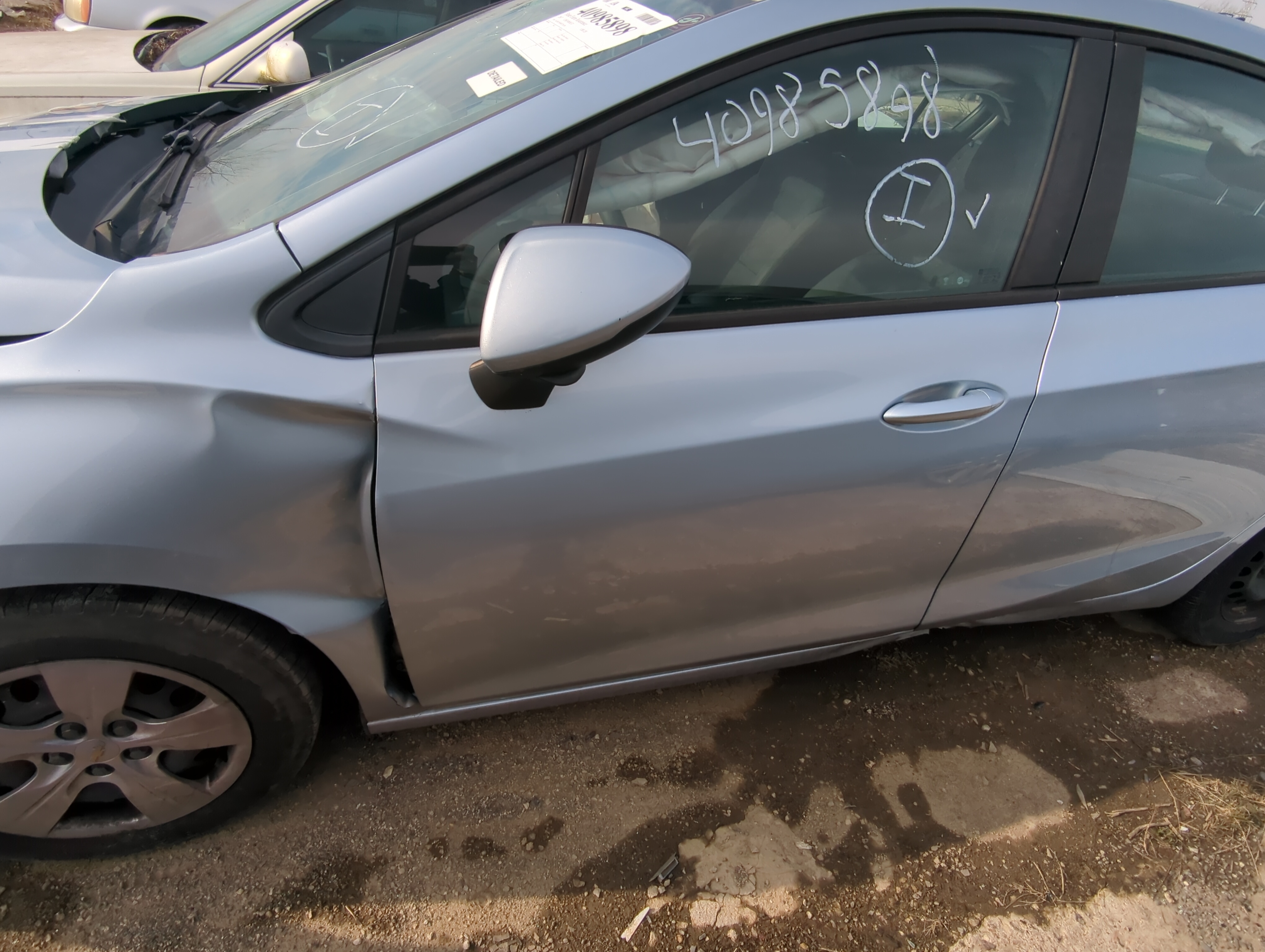 Picture of 2016-2019 Chevrolet Cruze Driver Front Door Oem 829461