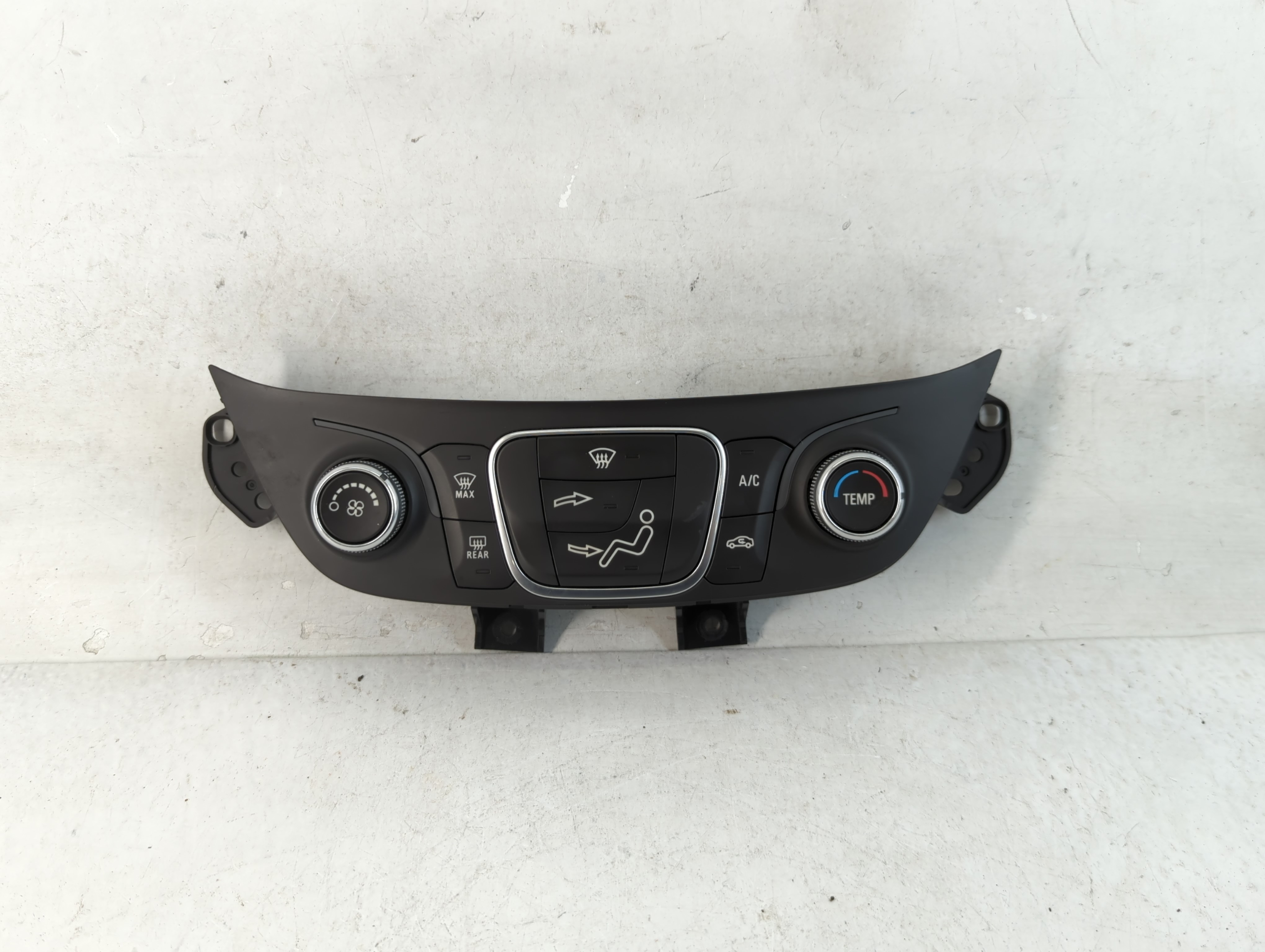 2018-2018 Chevrolet Equinox Ac Heater Climate Control 84422501|84175393 829616 - Oemusedautoparts1.com
