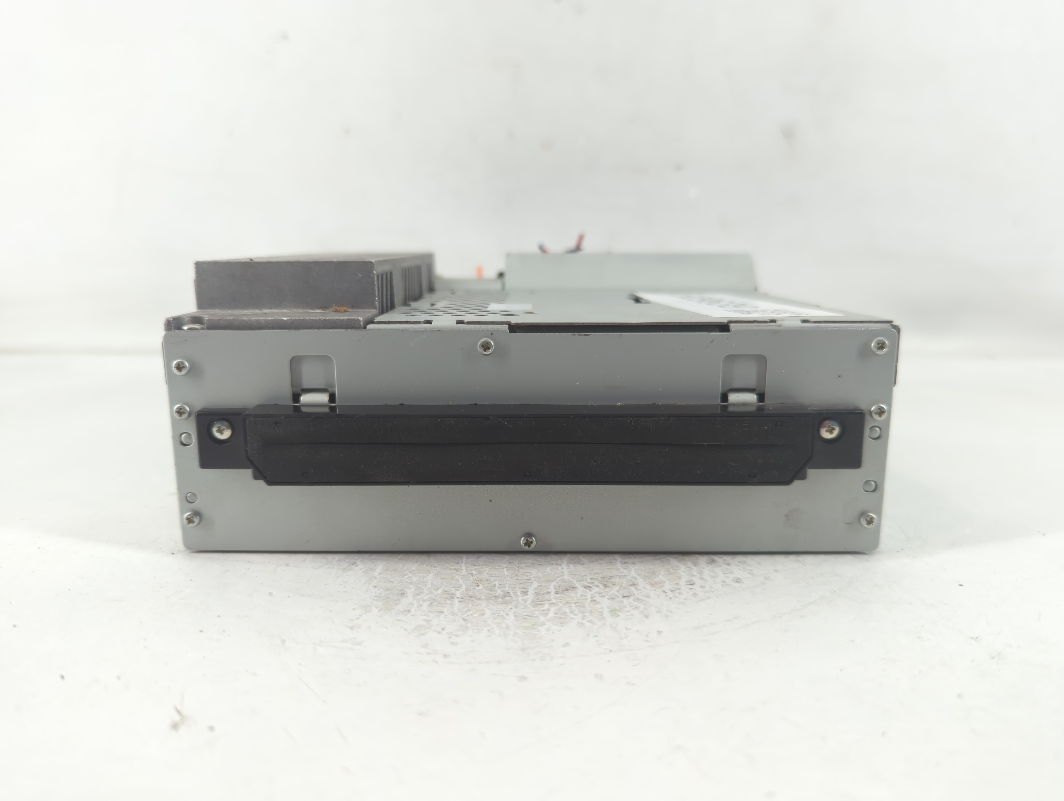 2010-2011 Land Rover Lr4 Am Fm Cd Player Radio Receiver 829639 - Oemusedautoparts1.com
