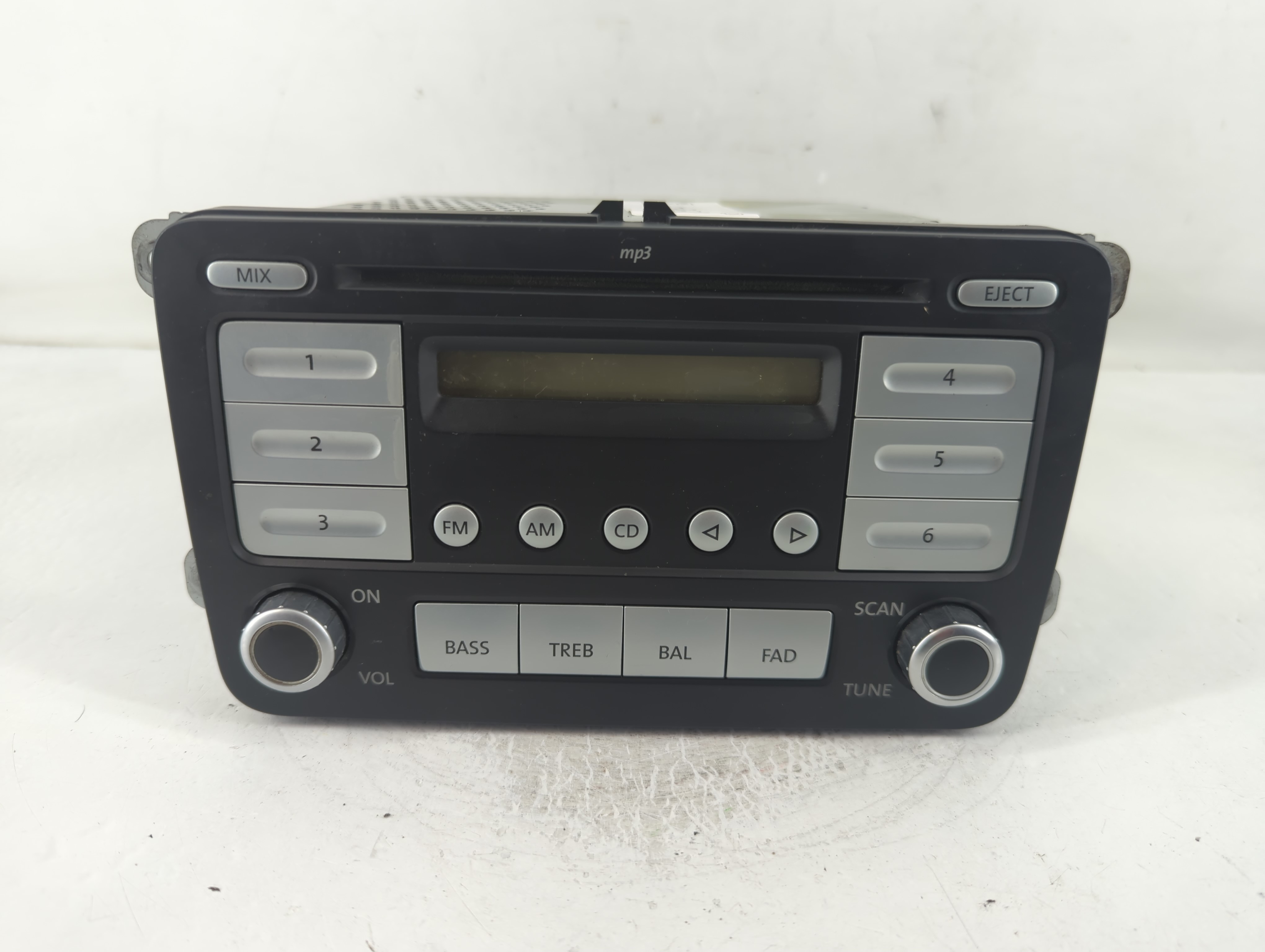 2006-2009 Volkswagen Jetta Am Fm Cd Player Radio Receiver 829647 - Oemusedautoparts1.com