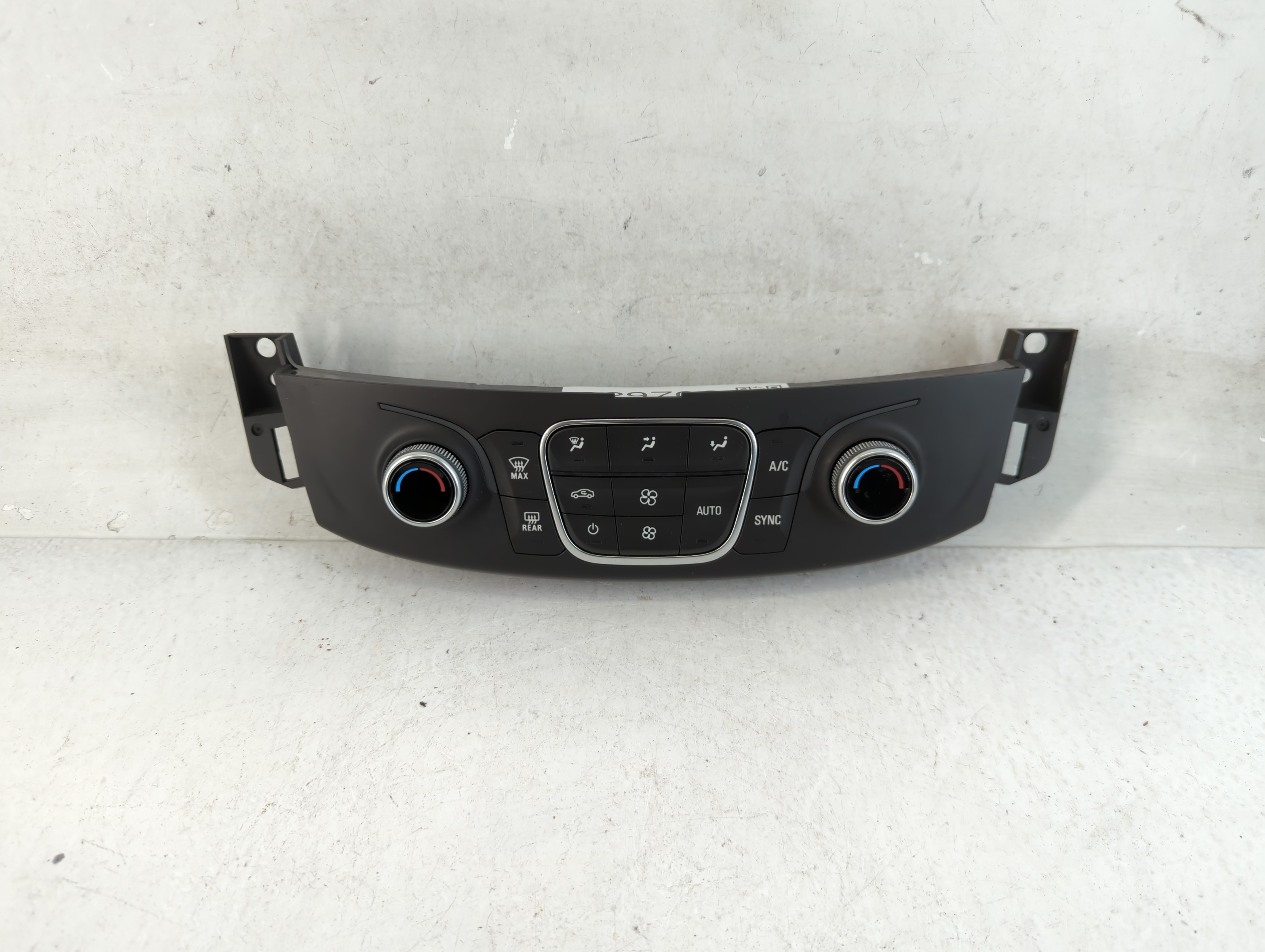 2018-2022 Chevrolet Traverse Ac Heater Climate Control 84344401 829706 - Oemusedautoparts1.com