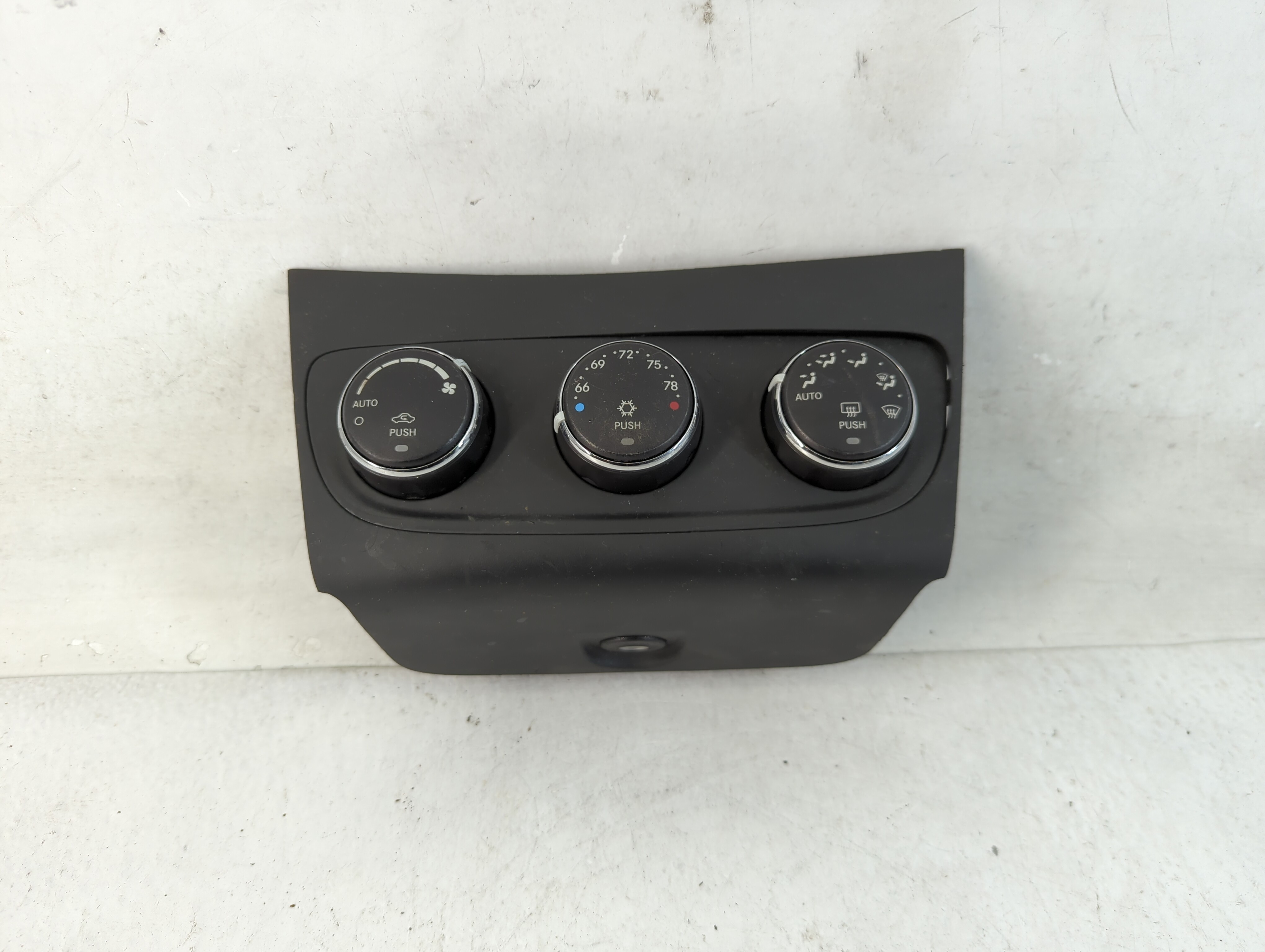 2010-2014 Dodge Avenger Ac Heater Climate Control P55111888ai 829732 - Oemusedautoparts1.com