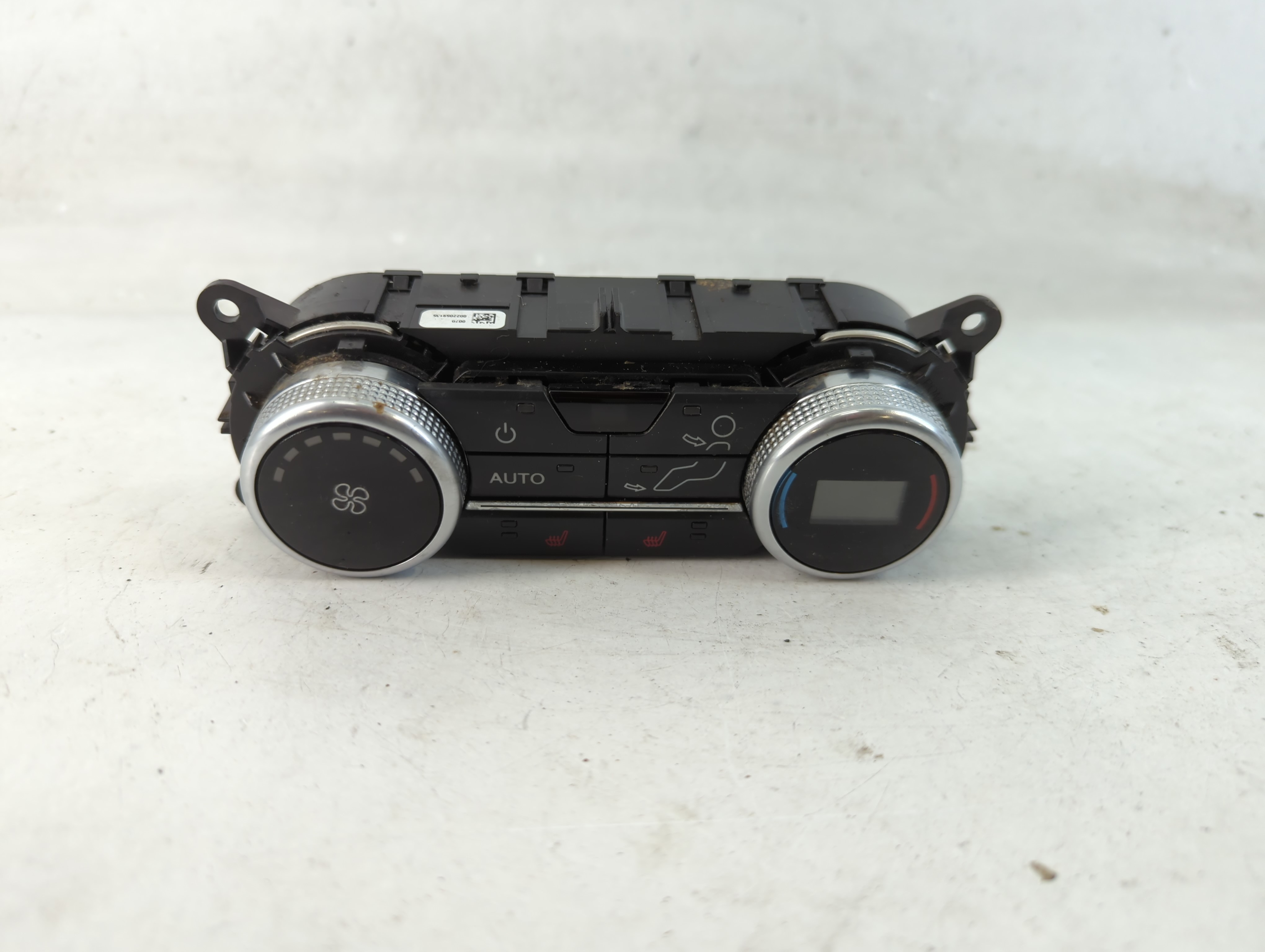 2018-2021 Ford Expedition Ac Heater Climate Control Temperature Oem 829742 - Oemusedautoparts1.com