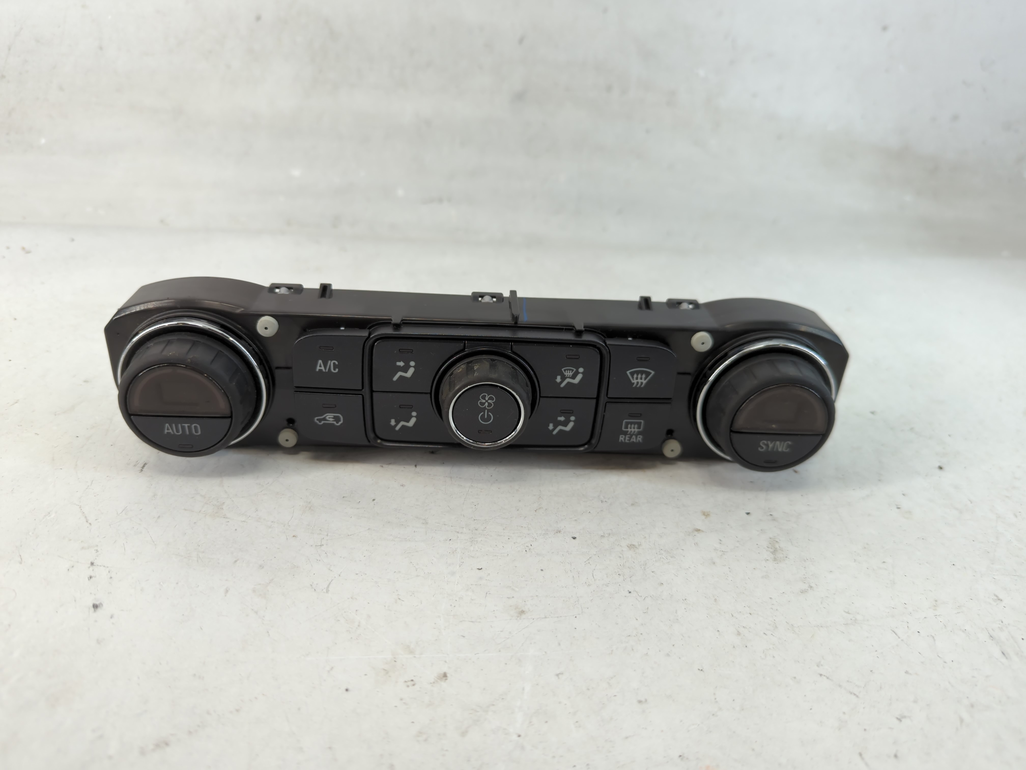 2015 Chevrolet Silverado 1500 Ac Heater Climate Control 23486614 829835 - Oemusedautoparts1.com