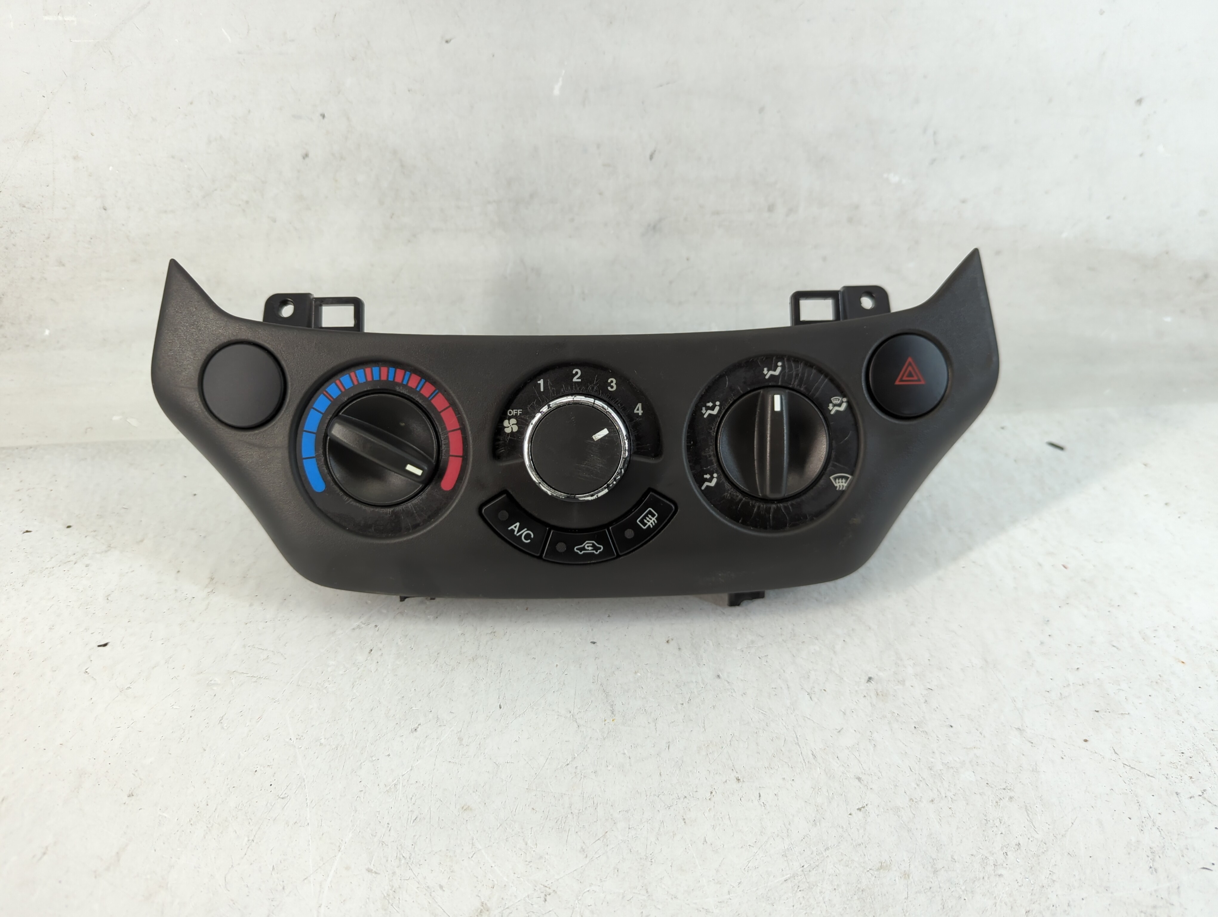 2007-2011 Chevrolet Aveo Ac Heater Climate Control 829901 - Oemusedautoparts1.com