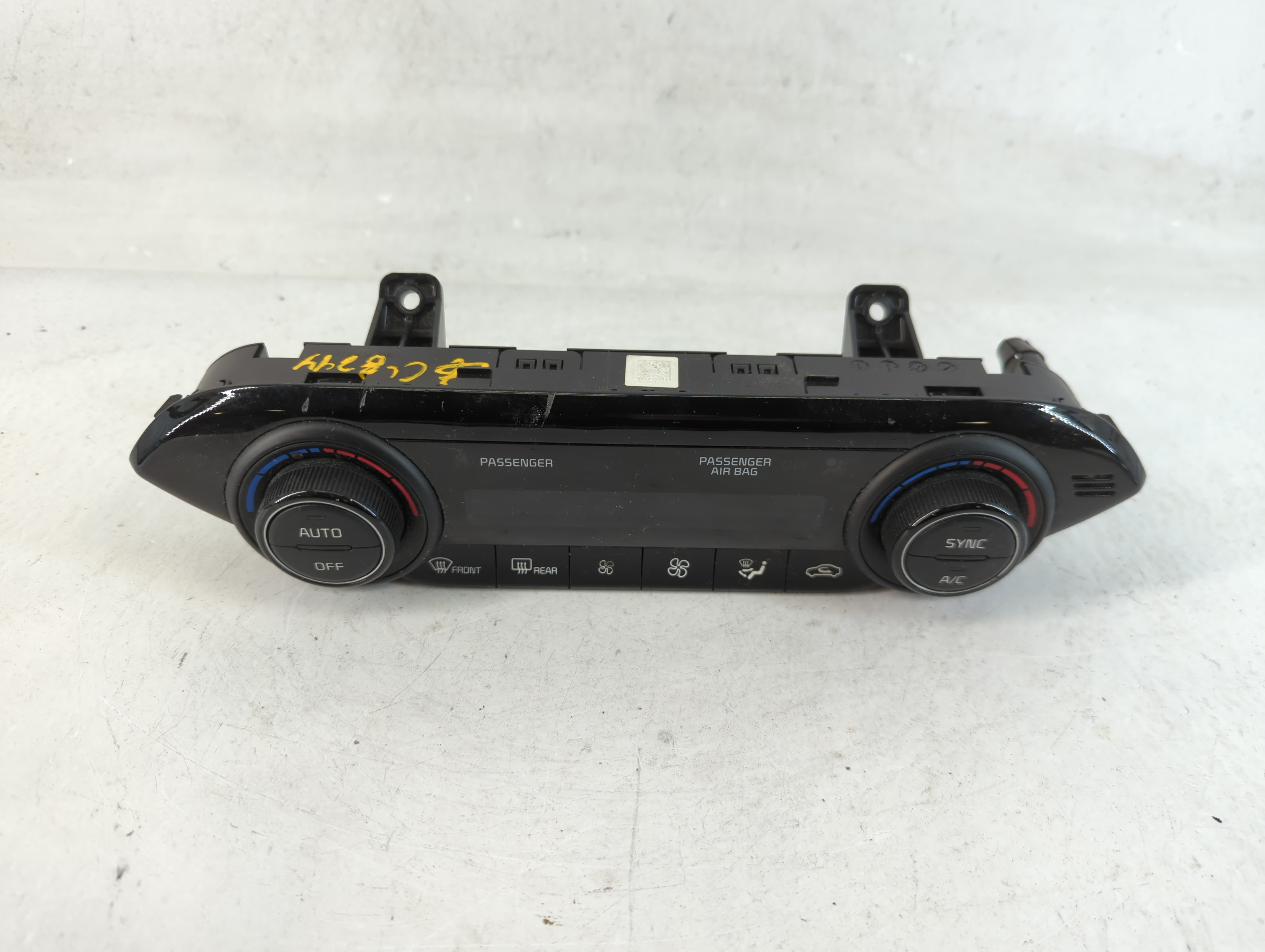 2019-2021 Kia Forte Ac Heater Climate Control 97250-m6310wk 829916 - Oemusedautoparts1.com