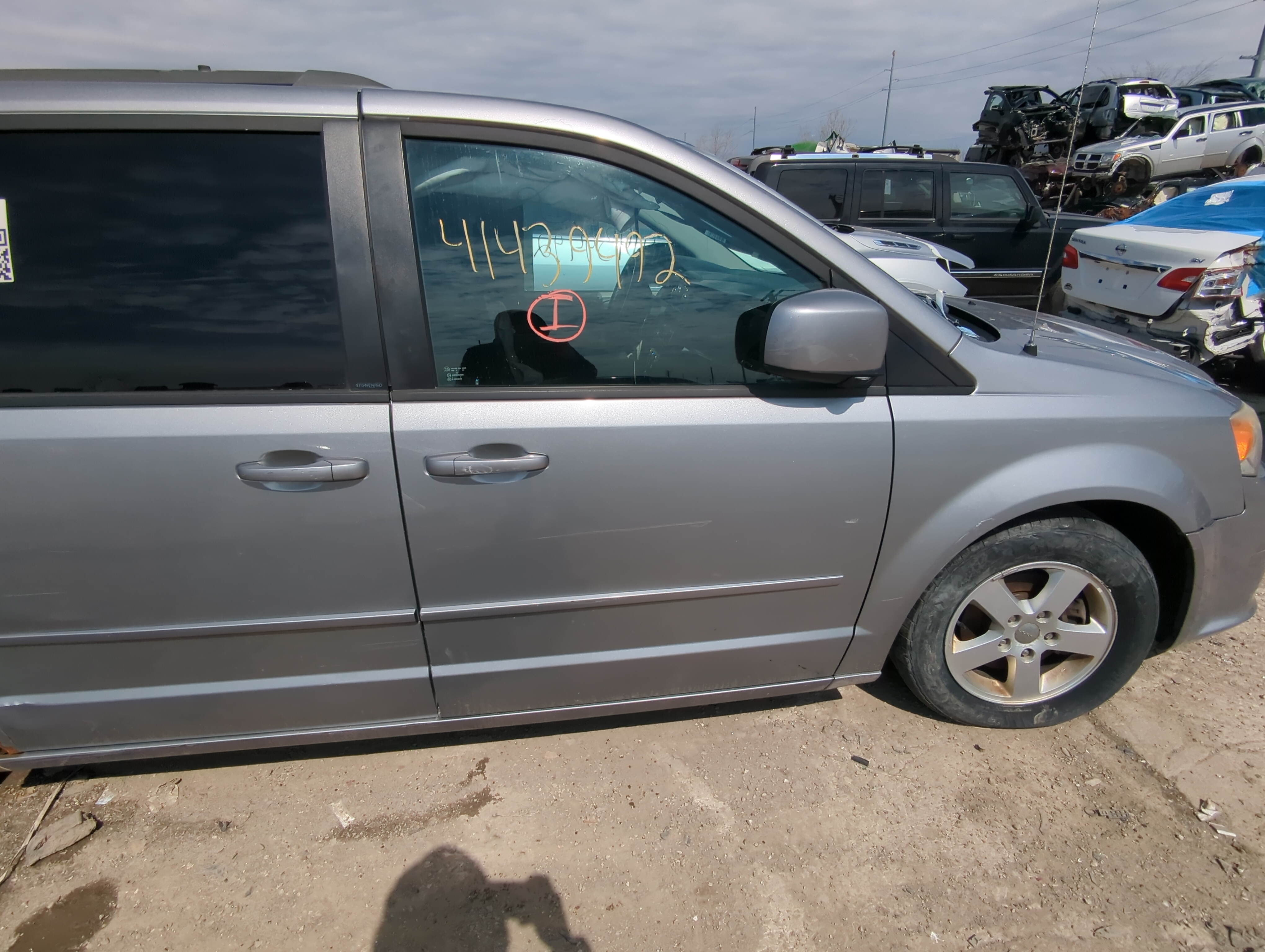 Dodge Caravan Passenger Front Door Oem 830253 - Oemusedautoparts1.com