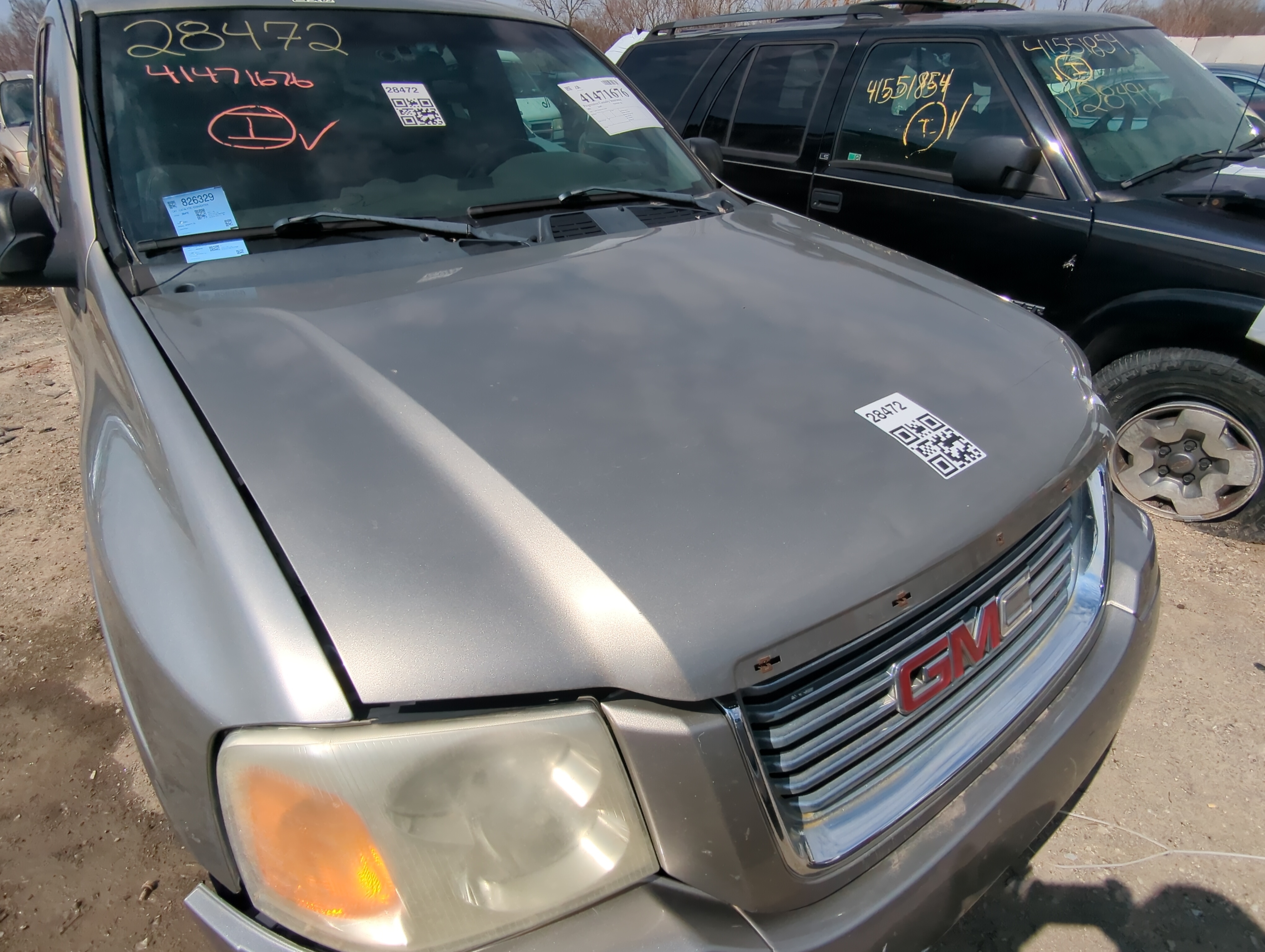 2003 Gmc Envoy Xl Hood Oem 830434 - Oemusedautoparts1.com