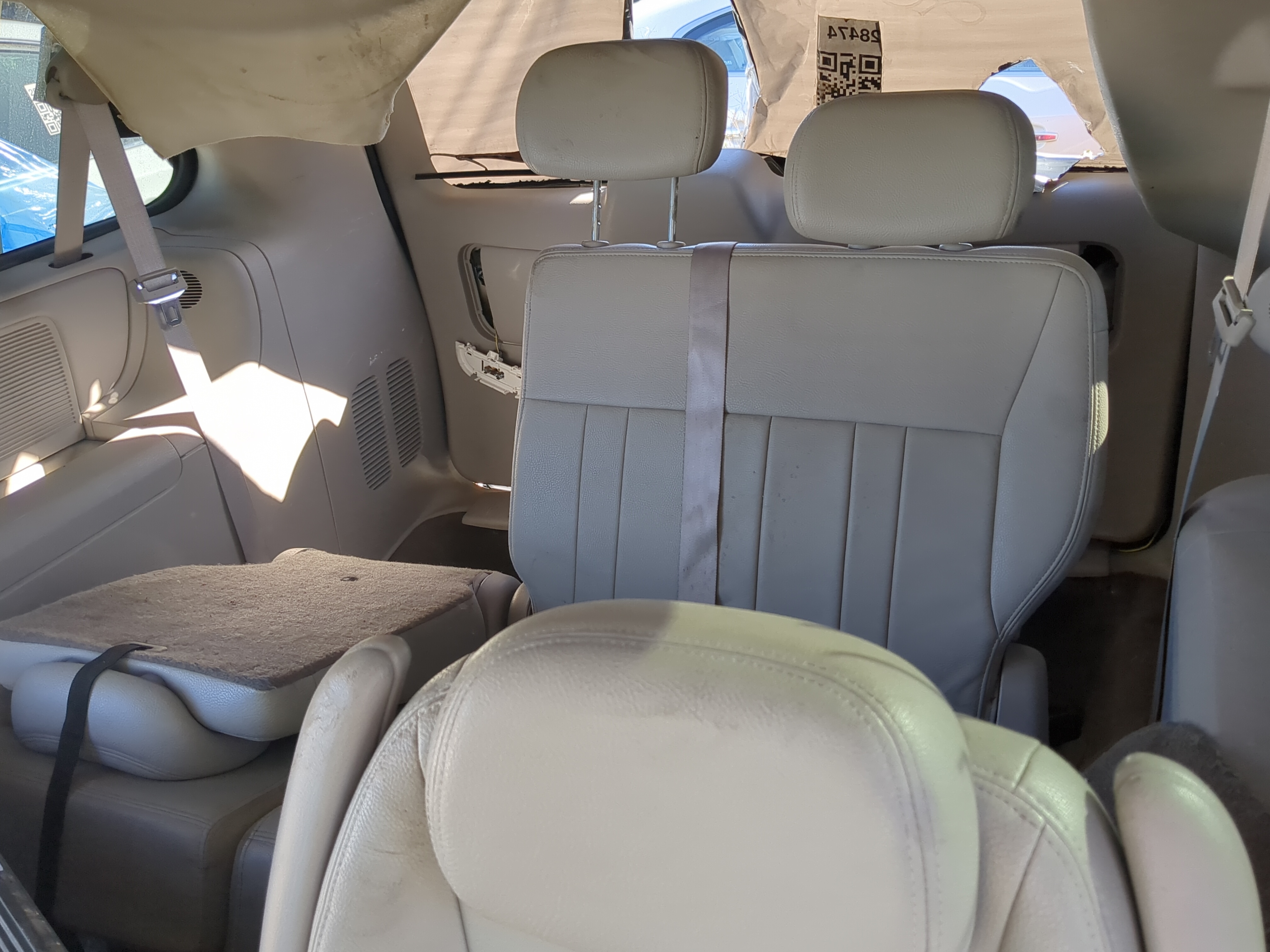 2006 Dodge Caravan 3rd Row Back Seat 830558 - Oemusedautoparts1.com