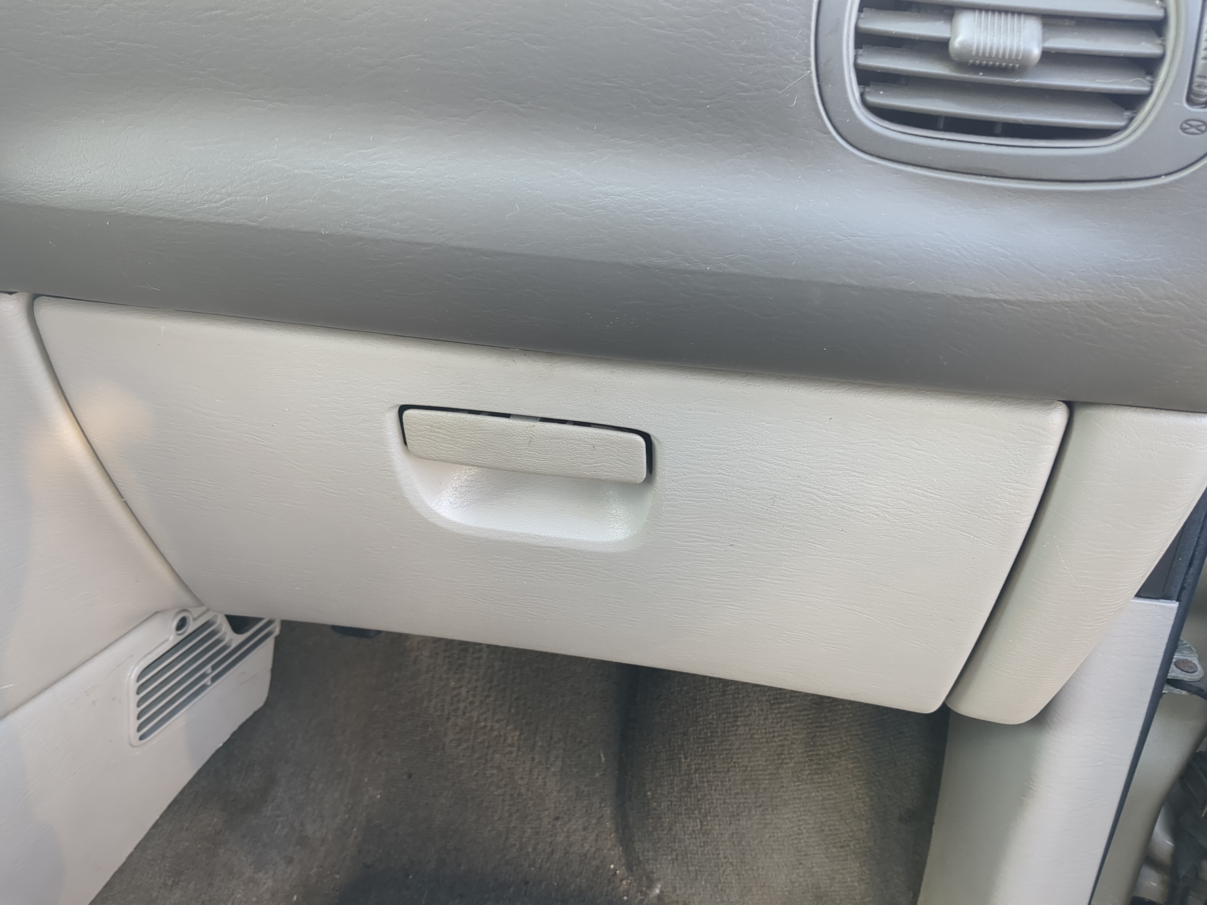 2006 Dodge Caravan Passenger Glove Box Door Storage Compartment 830561 - Oemusedautoparts1.com