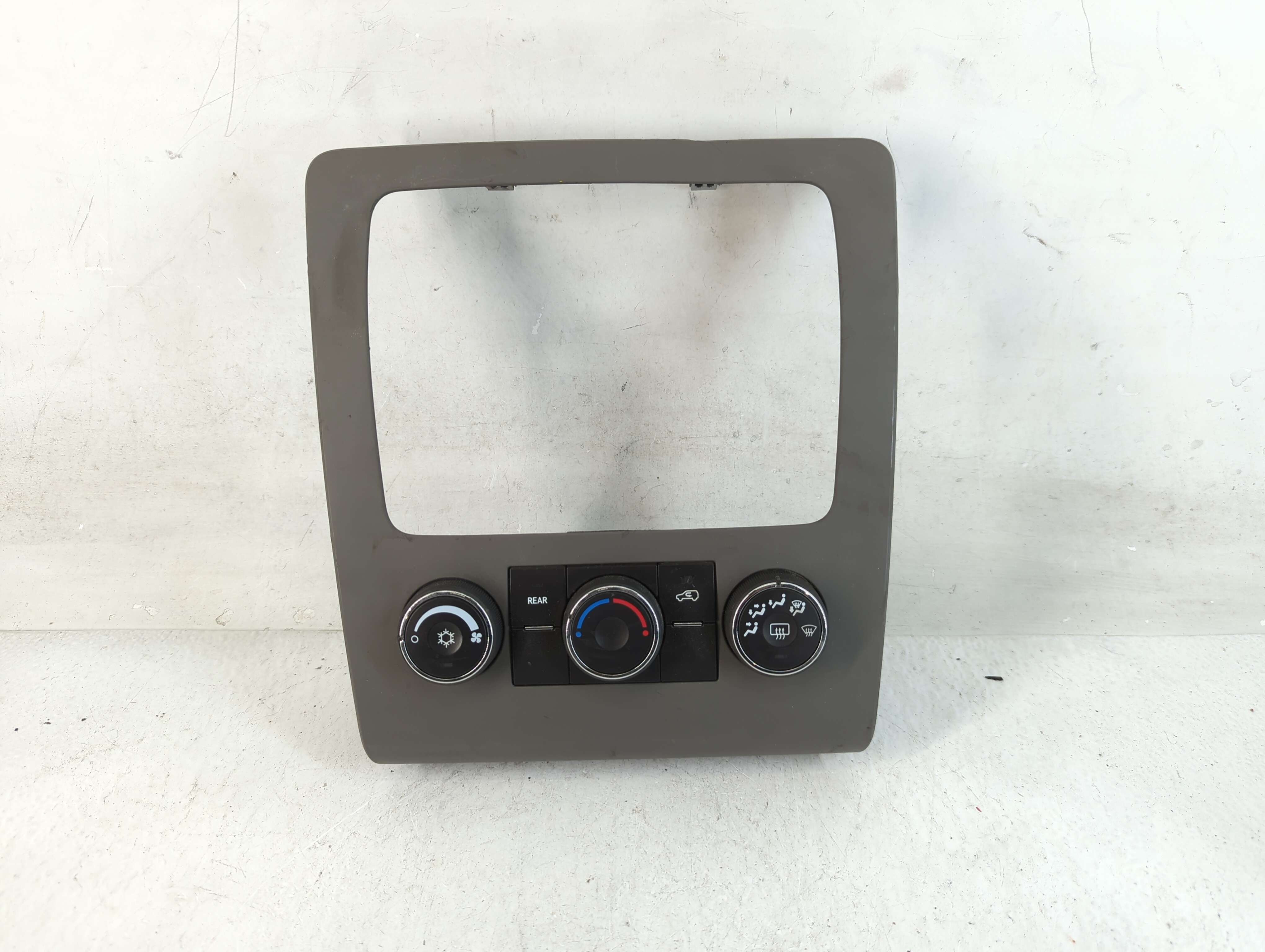 2013-2017 Chevrolet Traverse Ac Heater Climate Control 22969802 830649 - Oemusedautoparts1.com