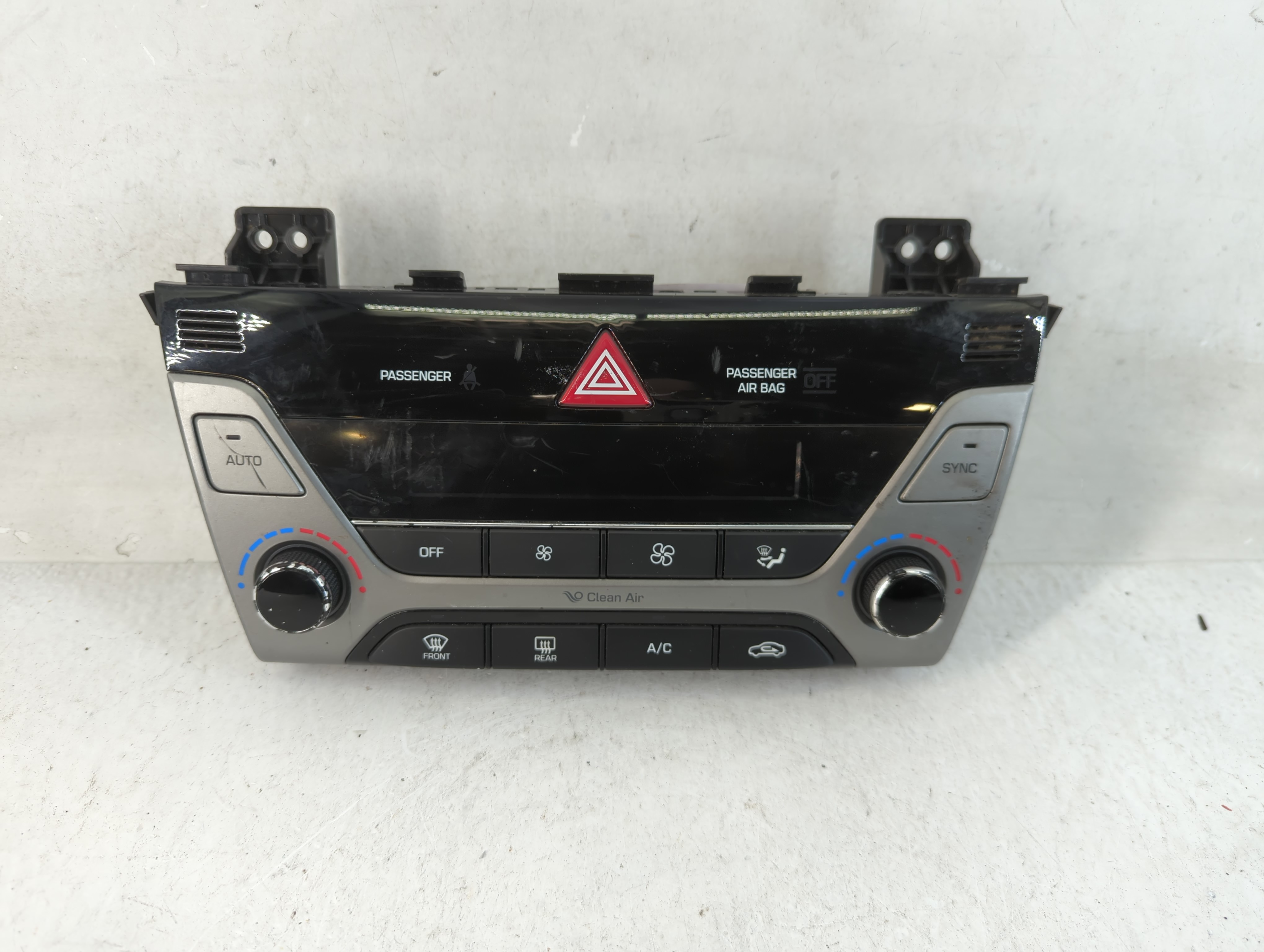 Hyundai Elantra Ac Heater Climate Control 97250-f2231ret 830686 - Oemusedautoparts1.com