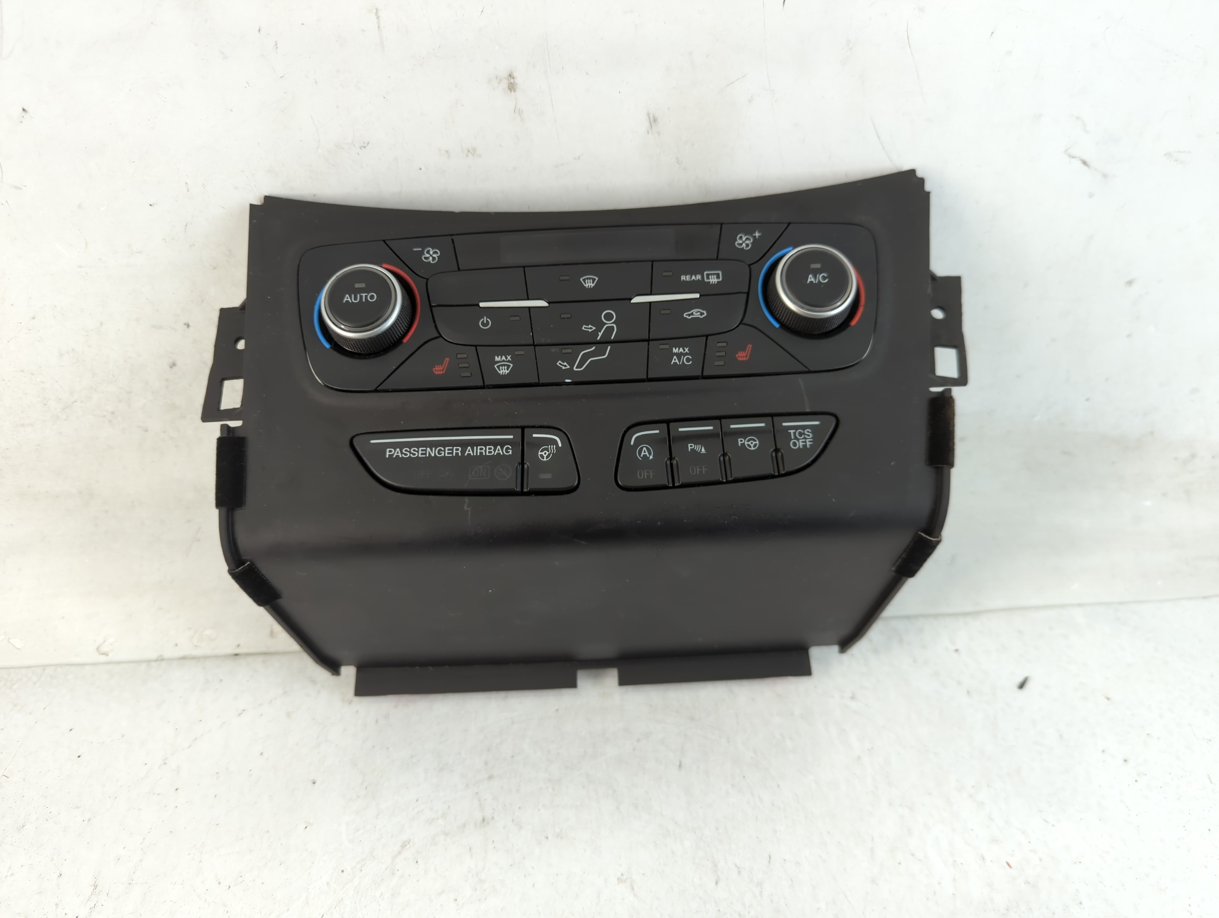 2018-2019 Ford Escape Ac Heater Climate Control Gj5t-18c612-cj 830689 - Oemusedautoparts1.com