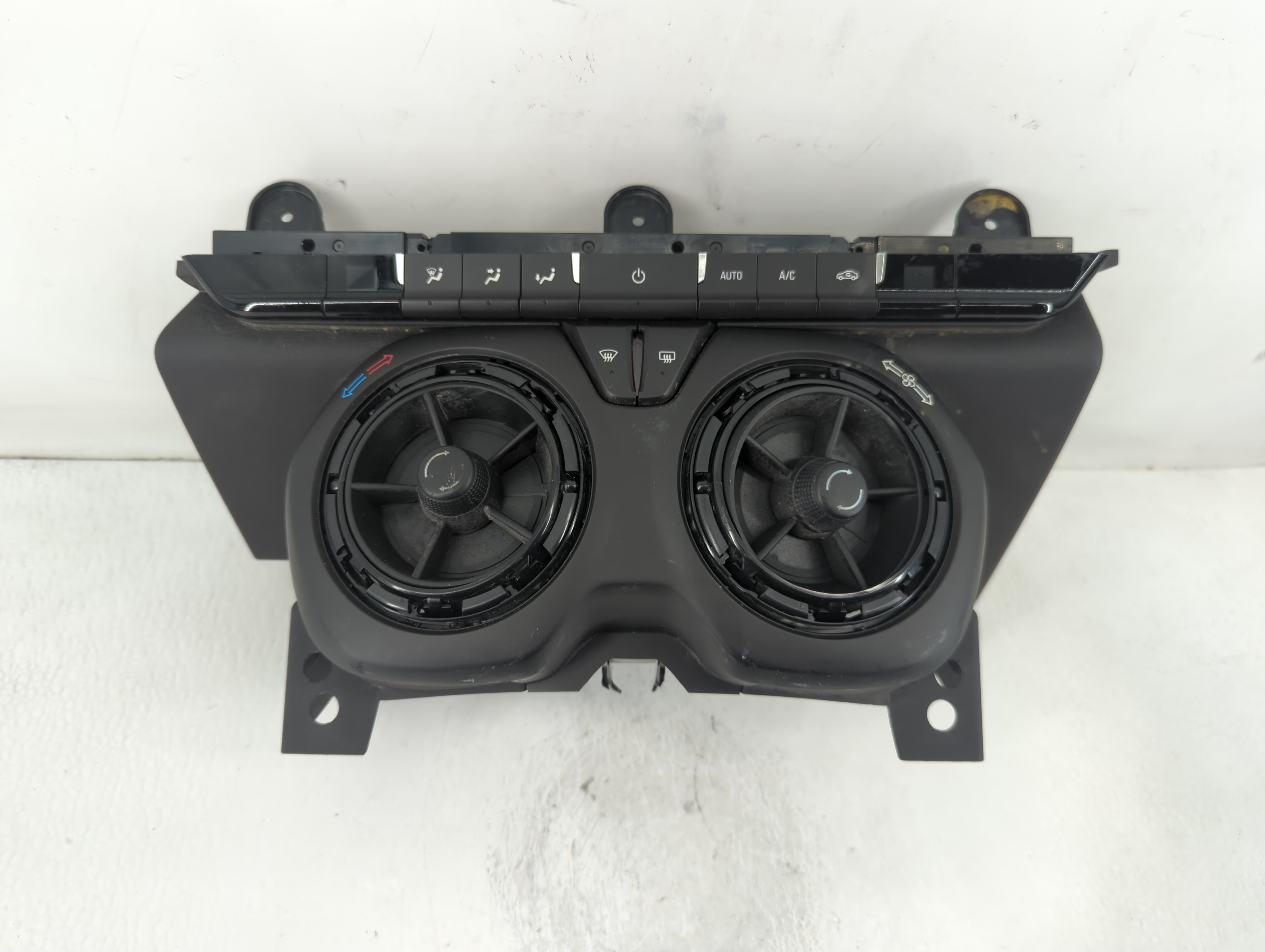 Picture of 2016-2017 Chevrolet Camaro Ac Heater Climate Control 84078979 830917