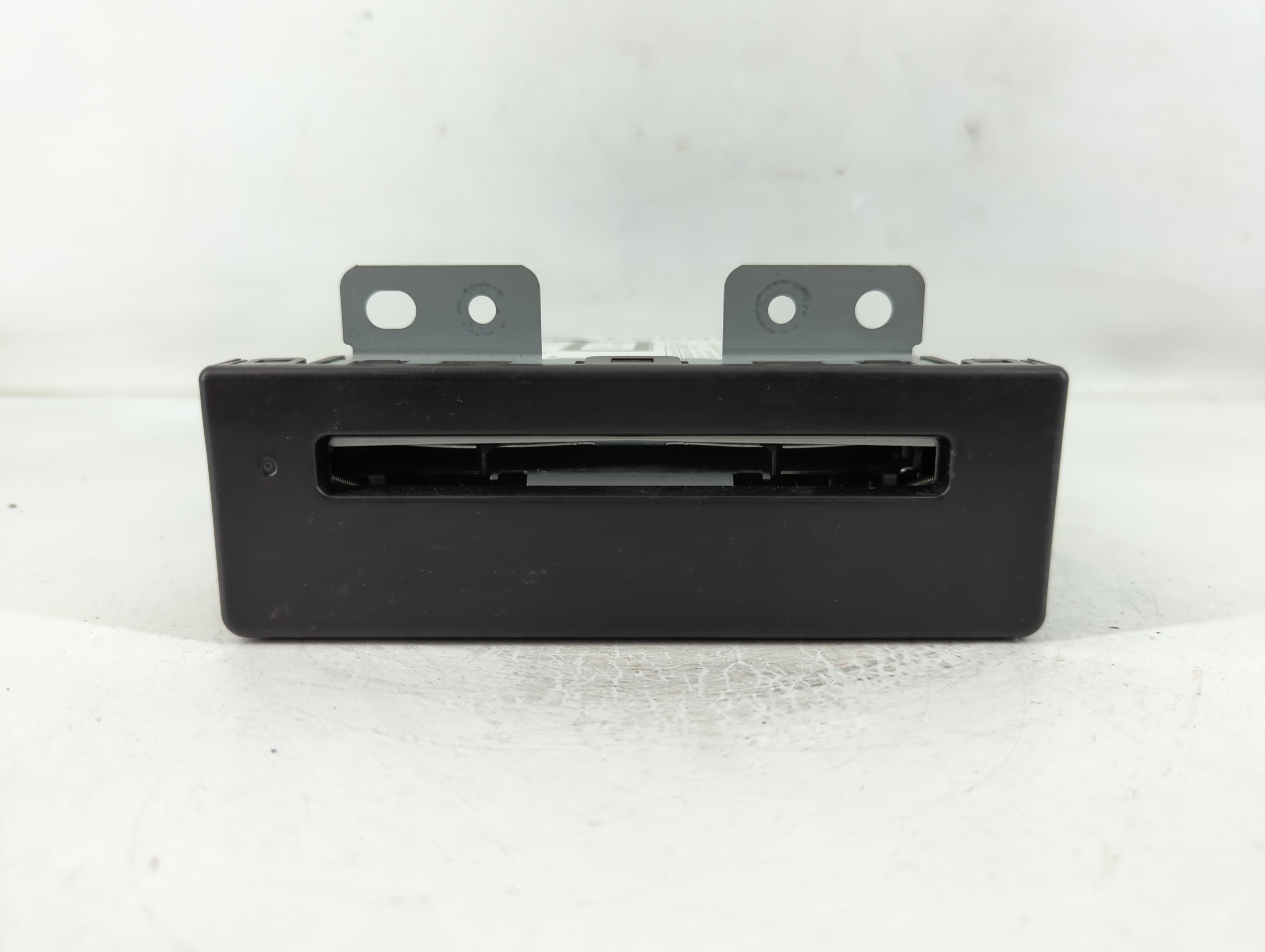 2014-2014 Buick Regal Am Fm Cd Player Radio Receiver 830924 - Oemusedautoparts1.com
