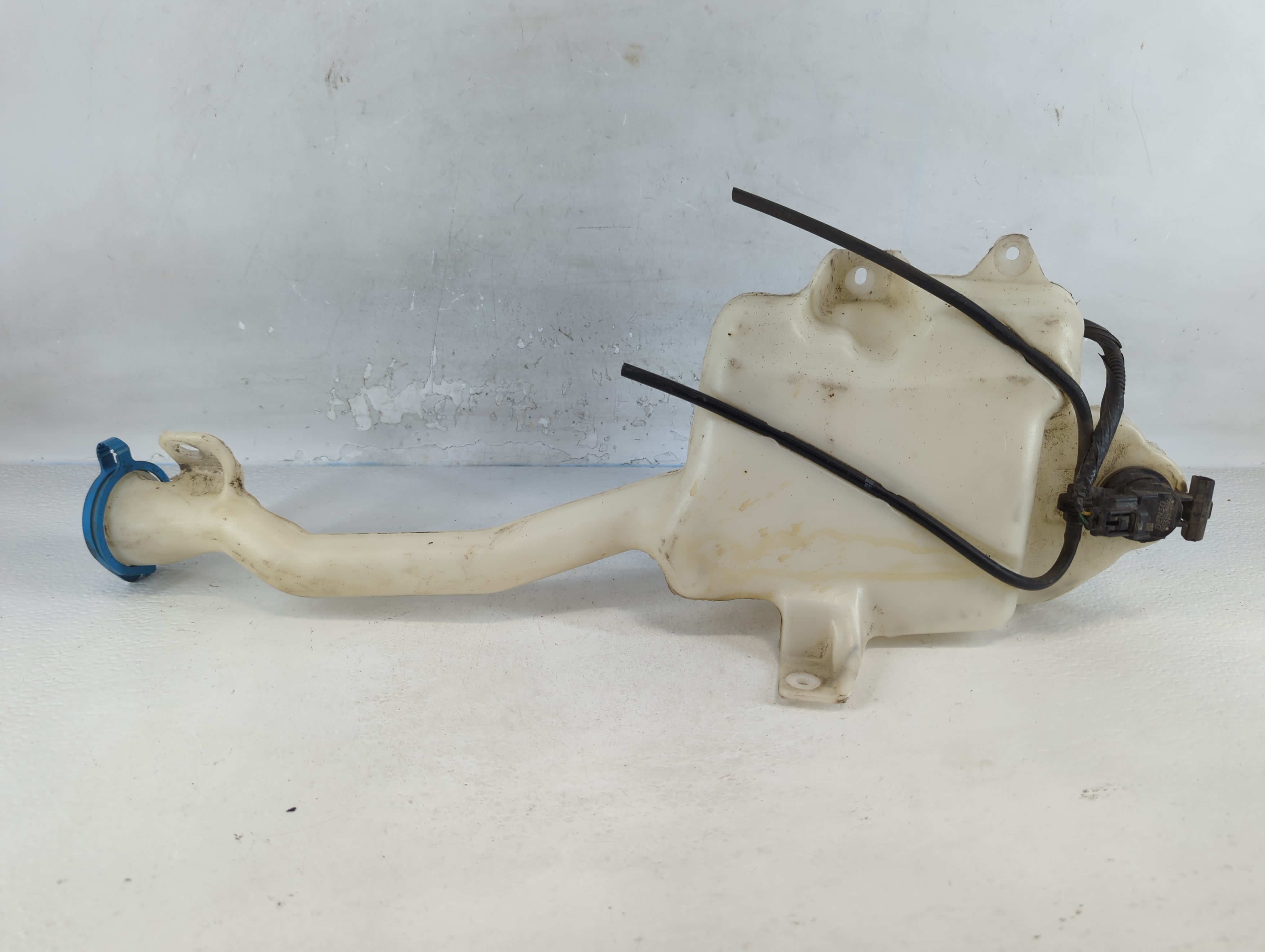 Picture of 2011-2017 Honda Odyssey Windshield Washer Fluid Reservoir Bottle Oem 830948