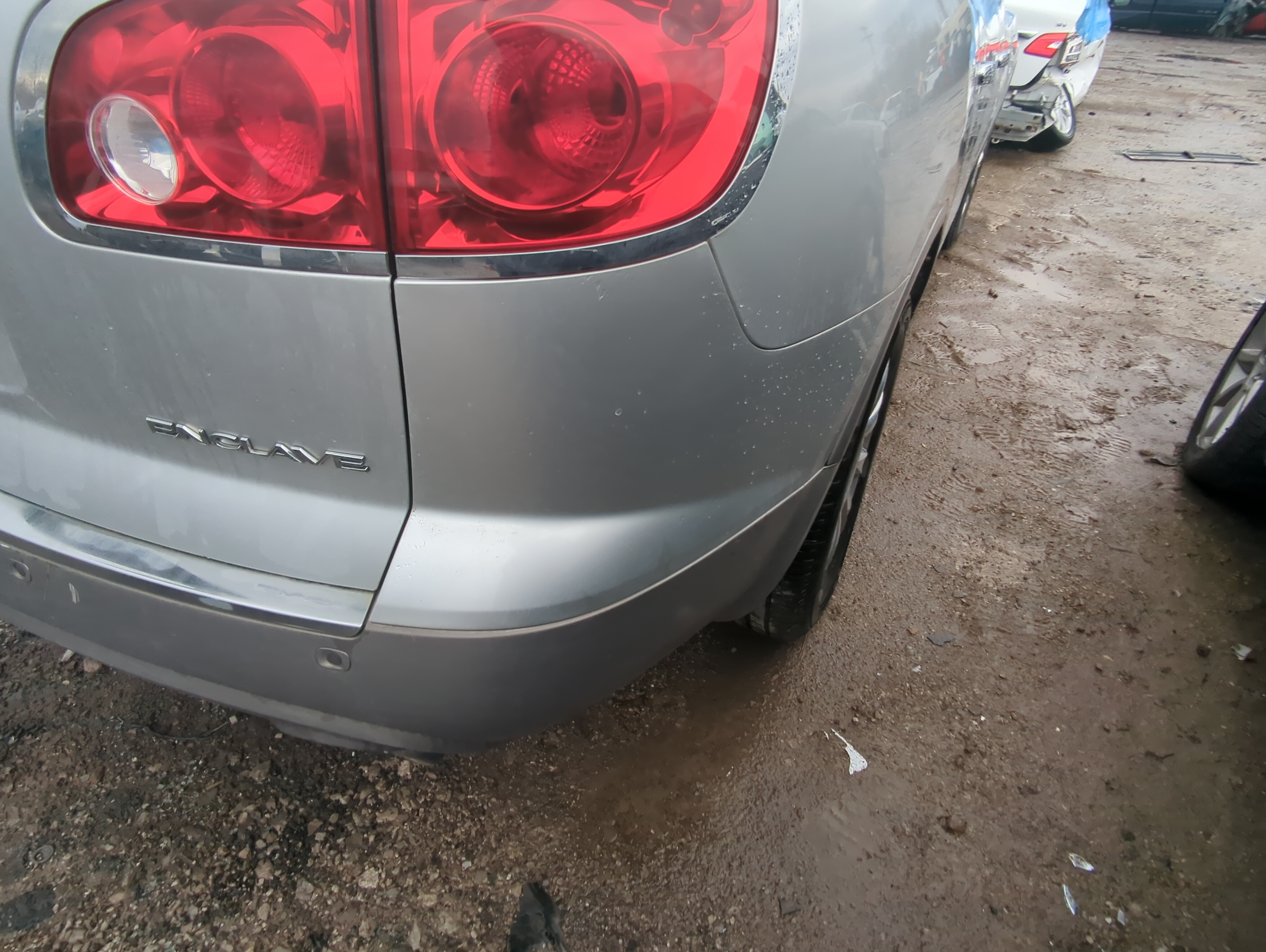 Picture of 2008-2012 Buick Enclave Rear Bumper Assembly Oem 831185