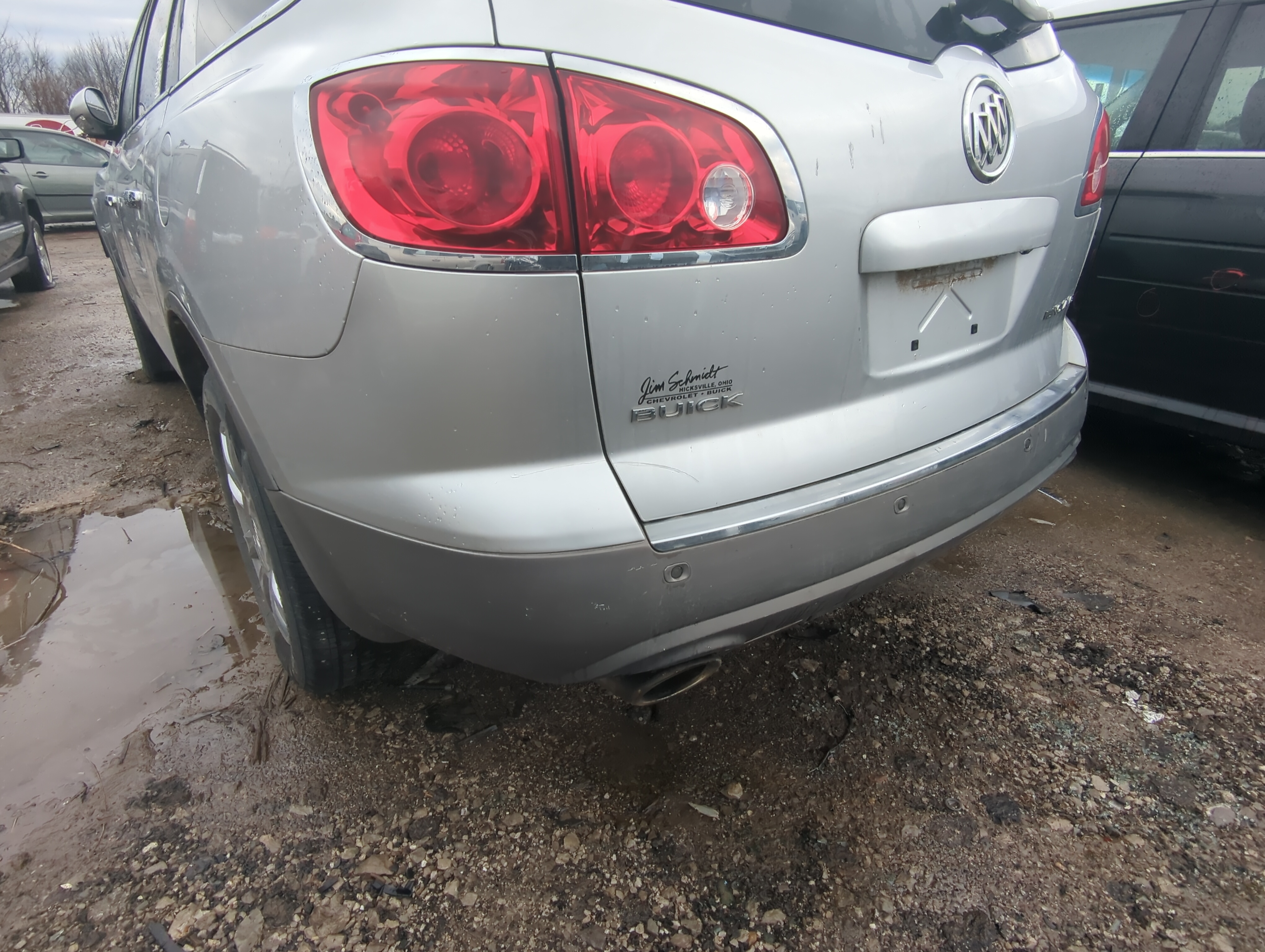 Picture of 2008-2012 Buick Enclave Rear Bumper Assembly Oem 831186