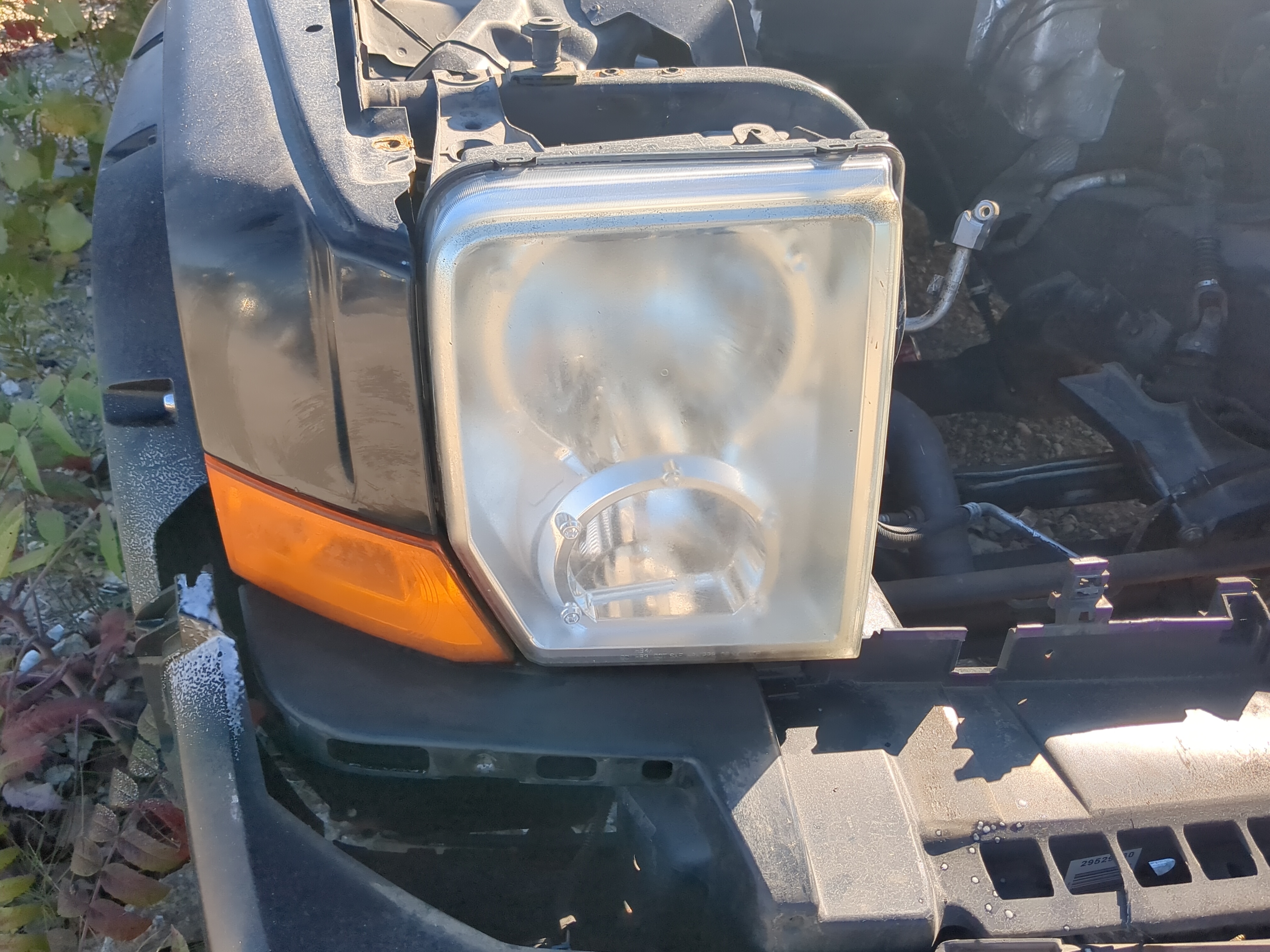 2006-2010 Jeep Commander Passenger Right Oem Head Light Headlight Lamp 831494 - Oemusedautoparts1.com
