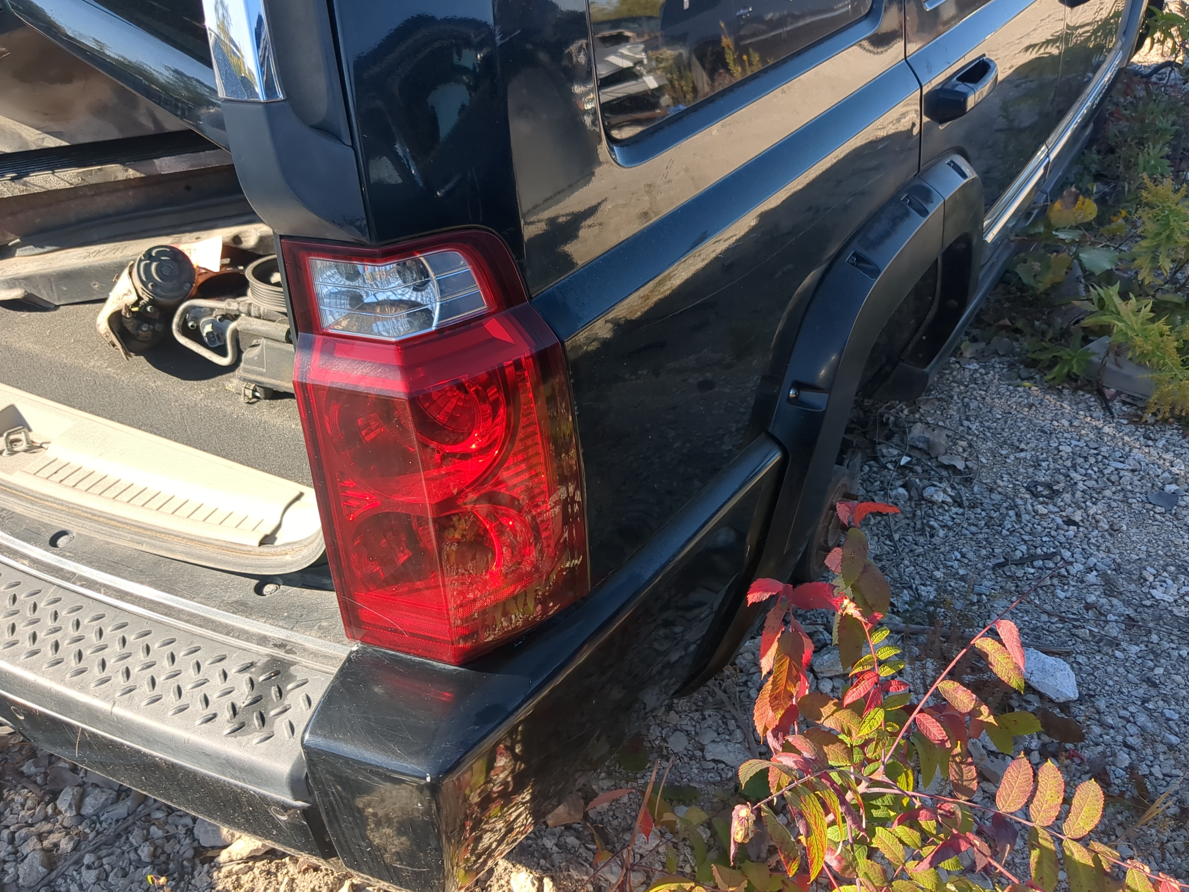 2006-2010 Jeep Commander Passenger Right Side Tail Light Taillight Oem 831543 - Oemusedautoparts1.com