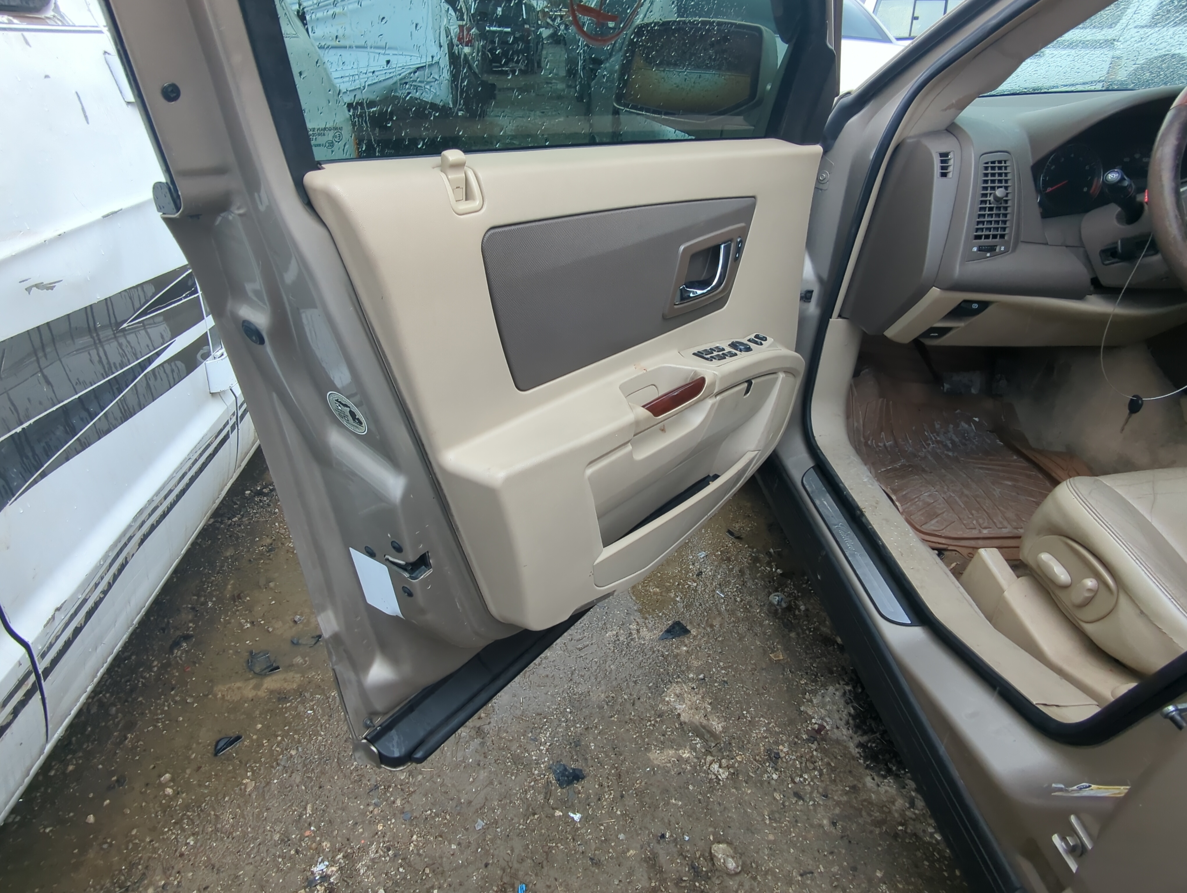 Picture of 2006 Cadillac Srx Front Left Driver Interior Door Panel Trim 831917