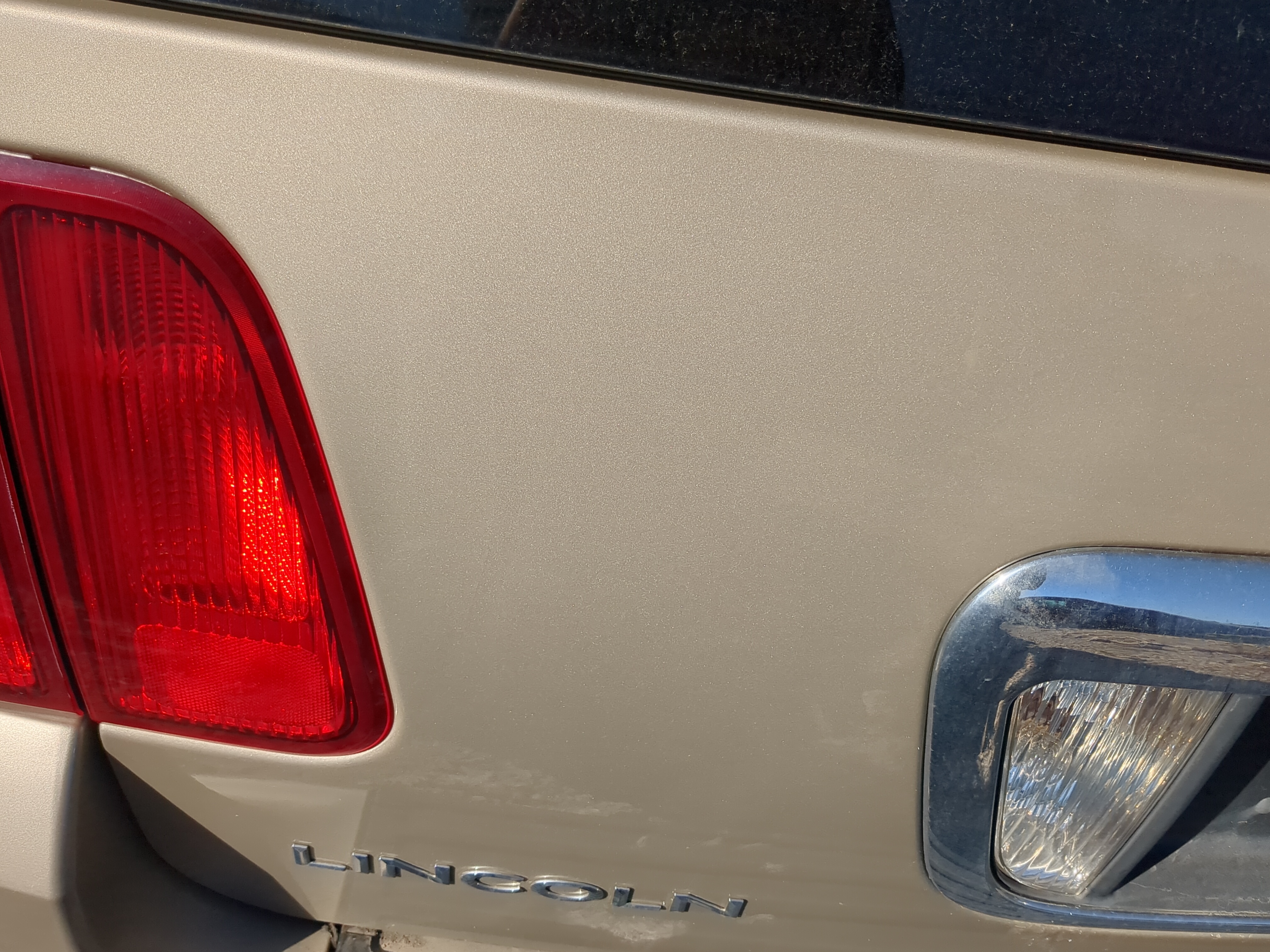 Picture of Tail Lights 2004 LINCOLN NAVIGATOR