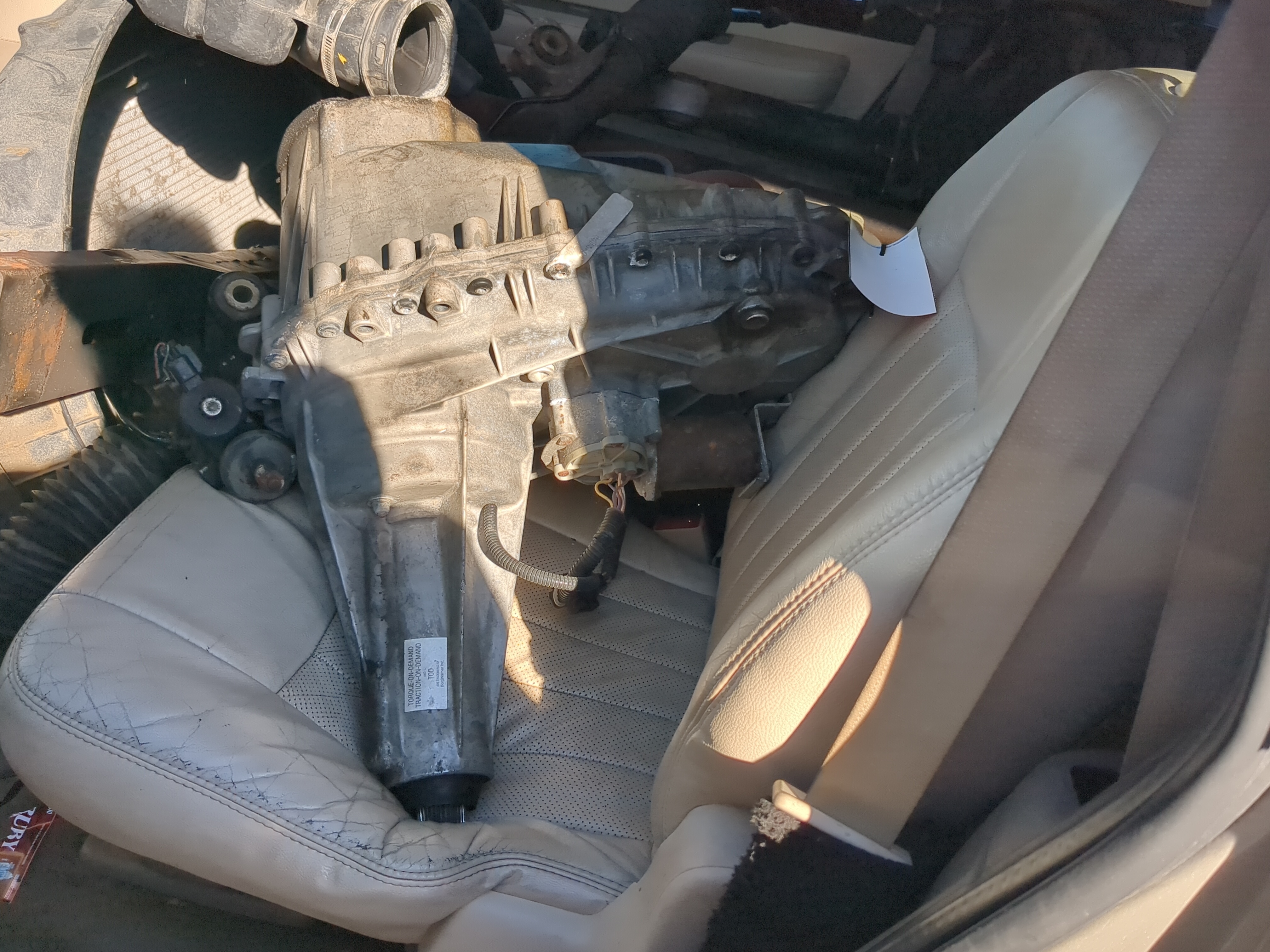 2004 Lincoln Navigator Rear Seat Oem 832135 - Oemusedautoparts1.com