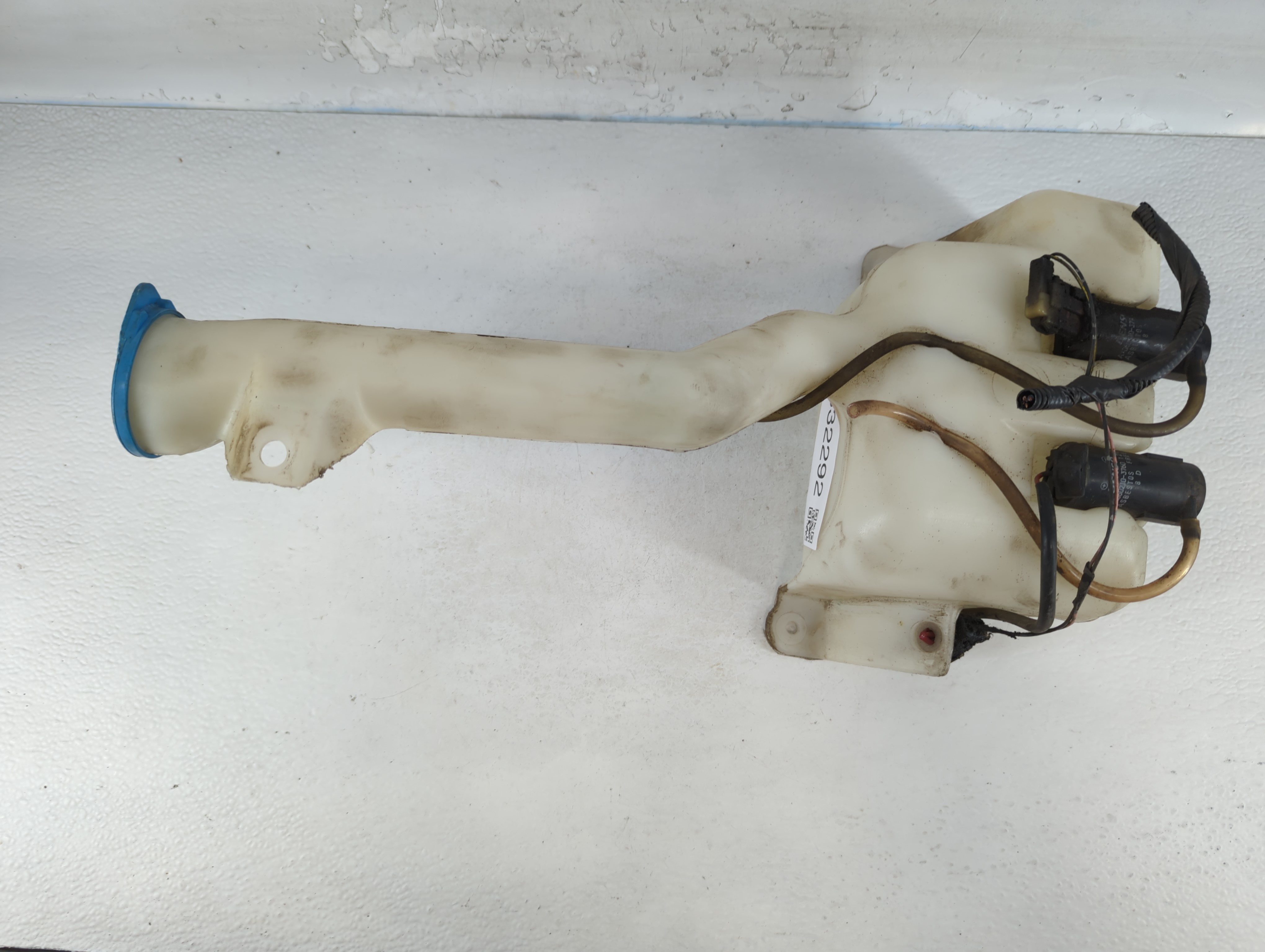 1999-2004 Honda Odyssey Windshield Washer Fluid Reservoir Bottle Oem 832292 - Oemusedautoparts1.com