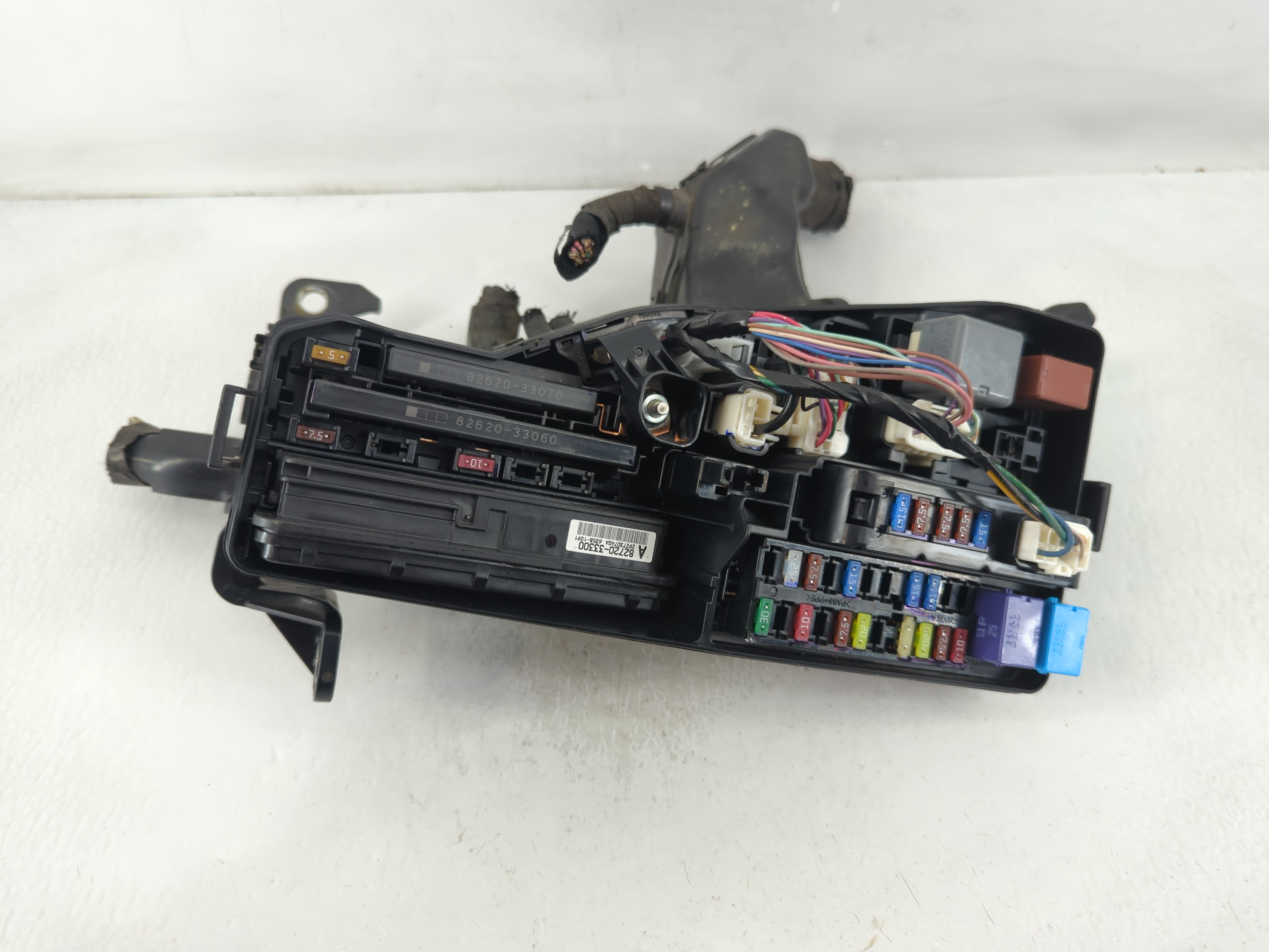 2012-2017 Toyota Camry Fusebox Fuse Box Relay Module 832305 - Oemusedautoparts1.com