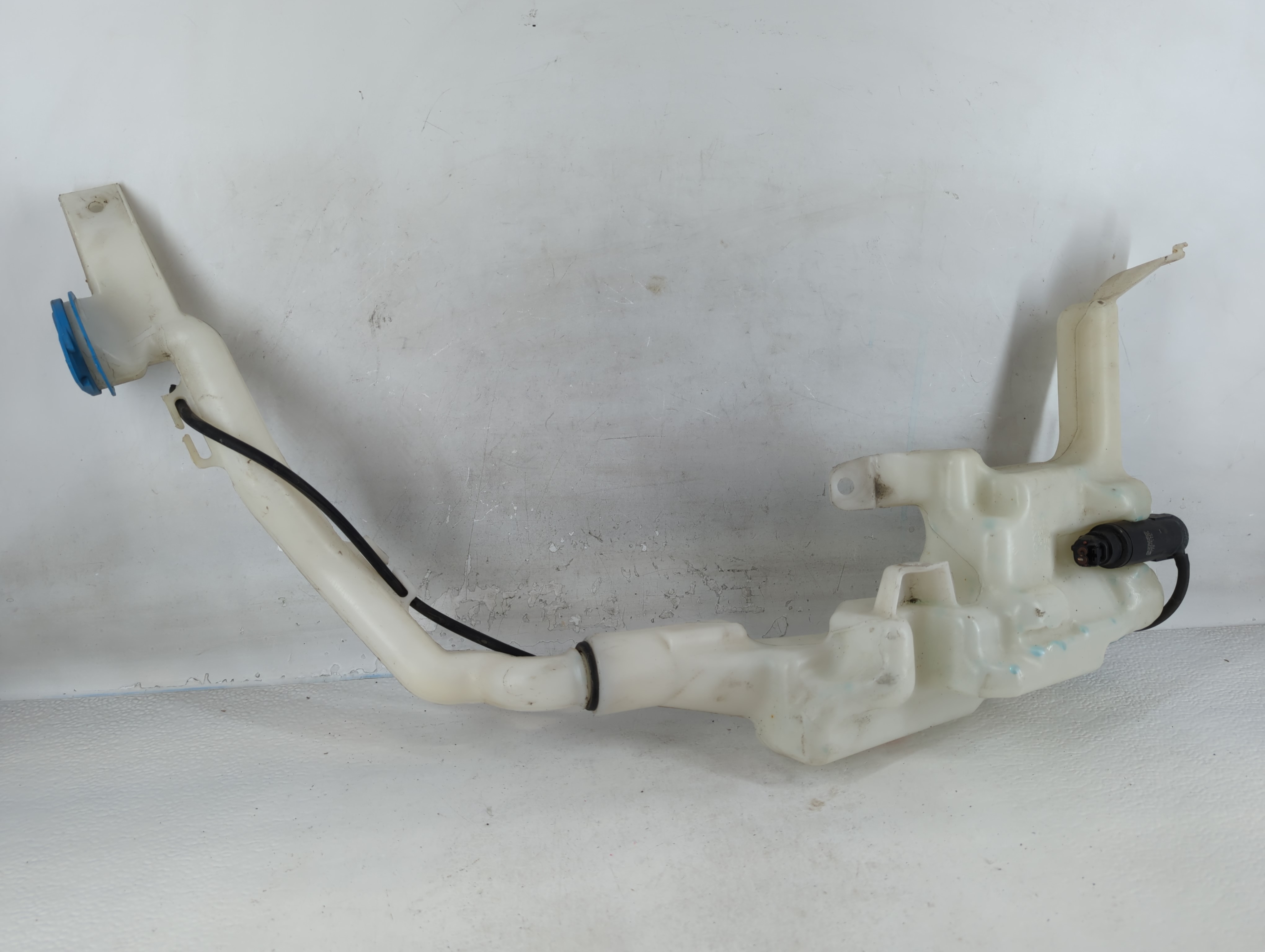 2016-2021 Honda Civic Windshield Washer Fluid Reservoir Bottle Oem 832314 - Oemusedautoparts1.com