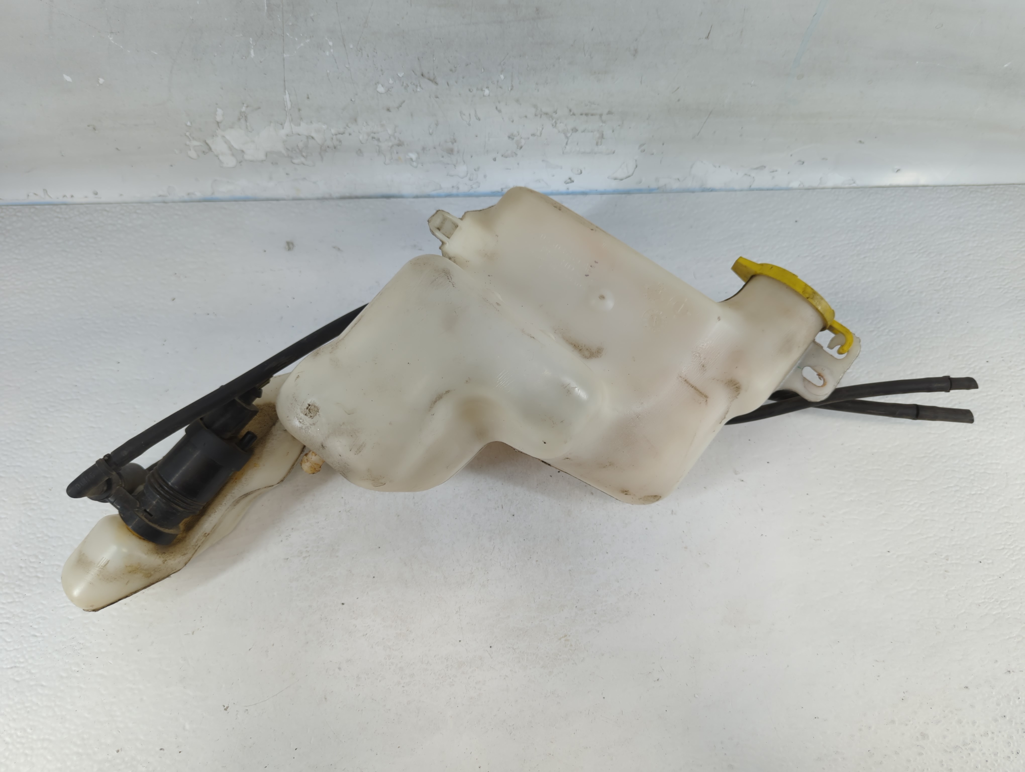 Picture of 2007-2017 Jeep Patriot Windshield Washer Fluid Reservoir Bottle Oem 832315