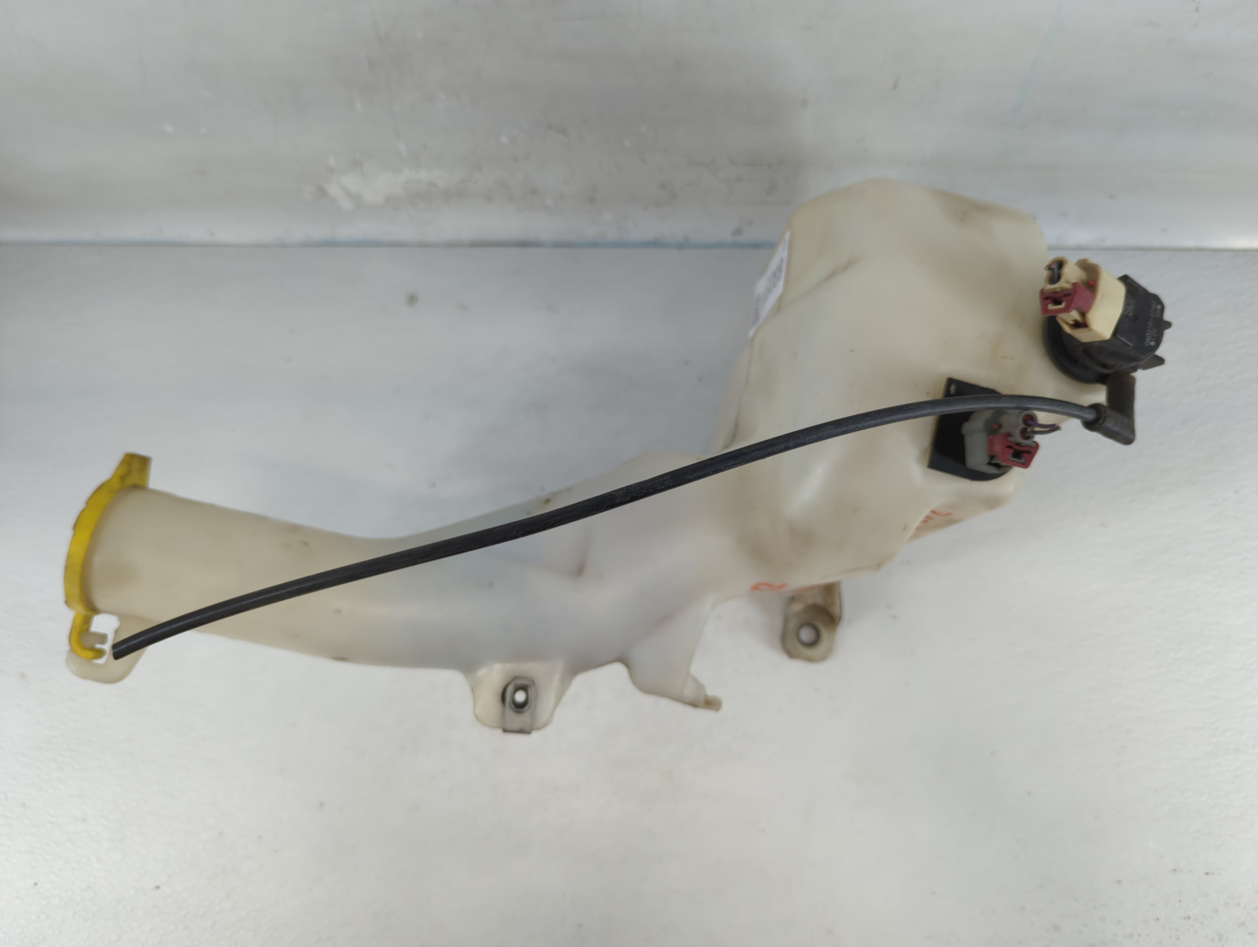 2011-2022 Dodge Charger Windshield Washer Fluid Reservoir Bottle Oem 832319 - Oemusedautoparts1.com