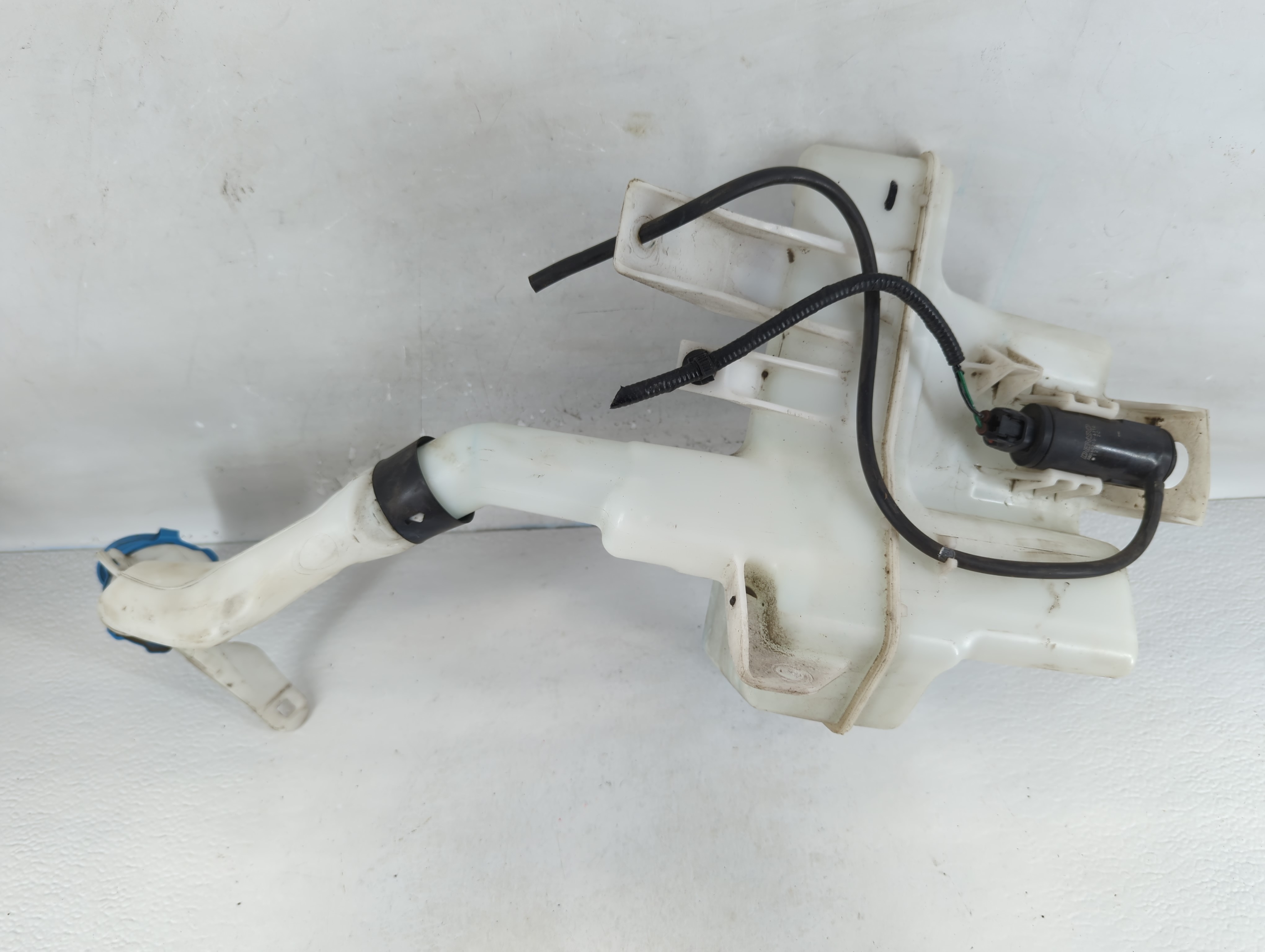 Picture of 2018-2022 Honda Accord Windshield Washer Fluid Reservoir Bottle Oem 832396