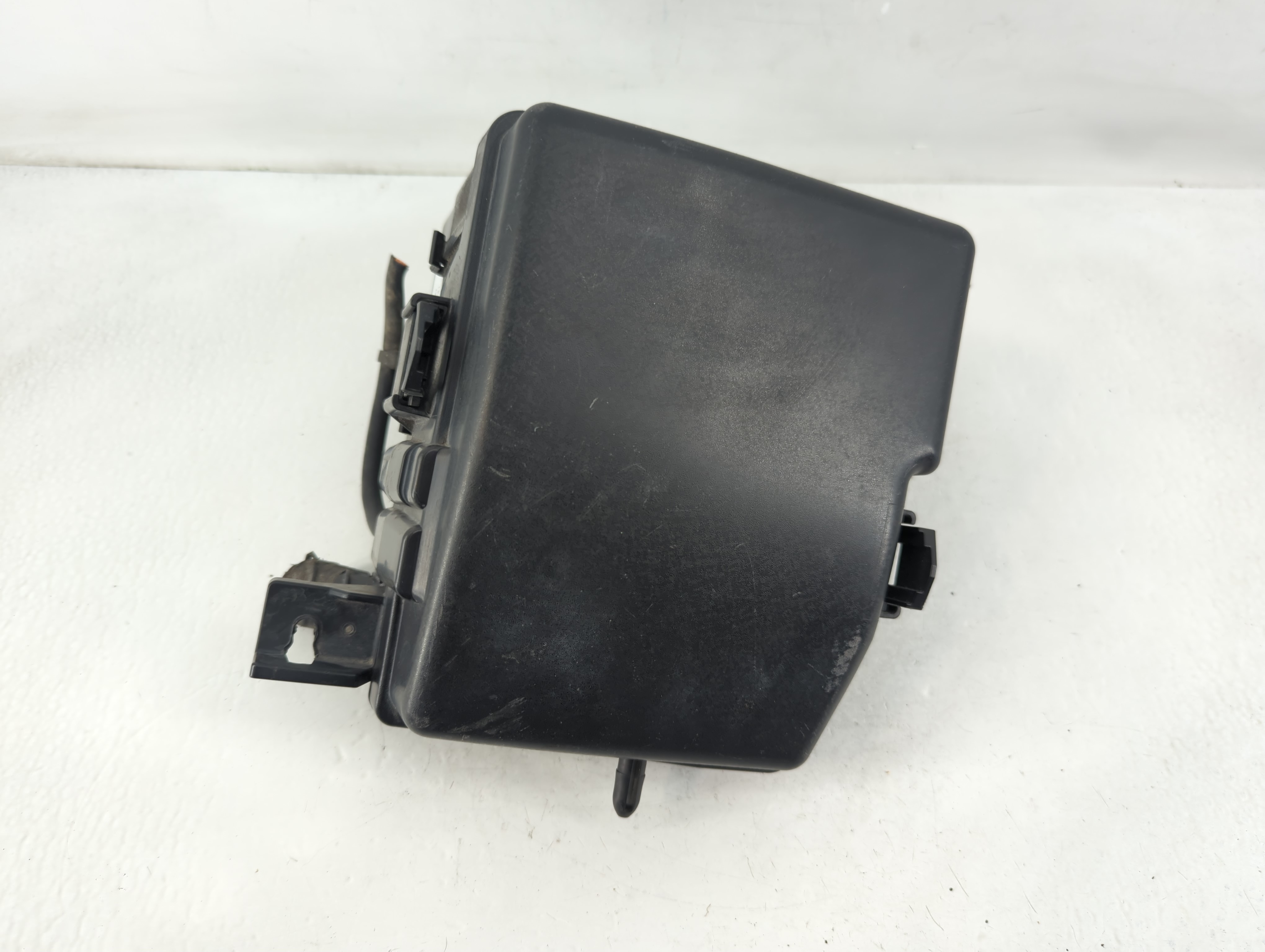 Picture of 2011-2014 Hyundai Sonata Fusebox Fuse Box Relay Module 832401