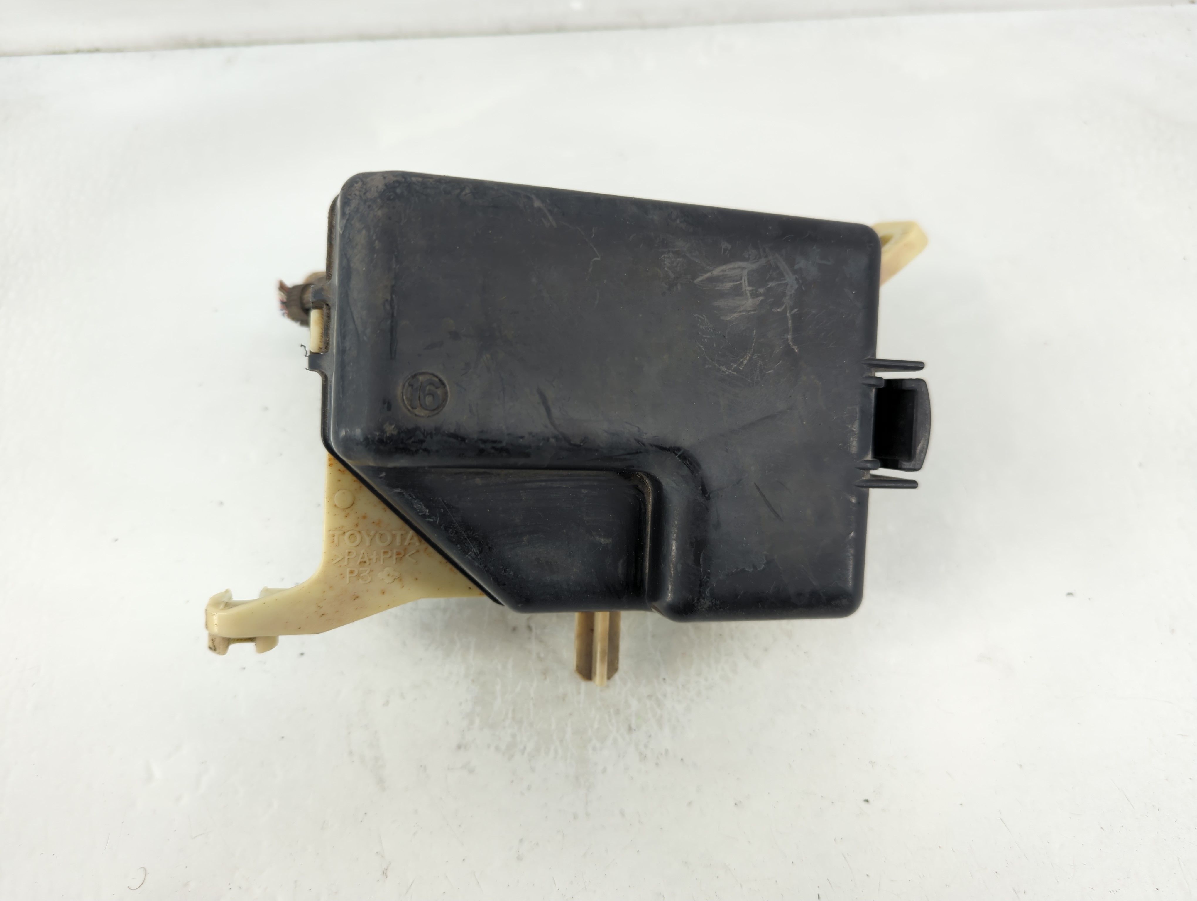 2004-2006 Scion Xb Fusebox Fuse Box Relay Module 832414 - Oemusedautoparts1.com