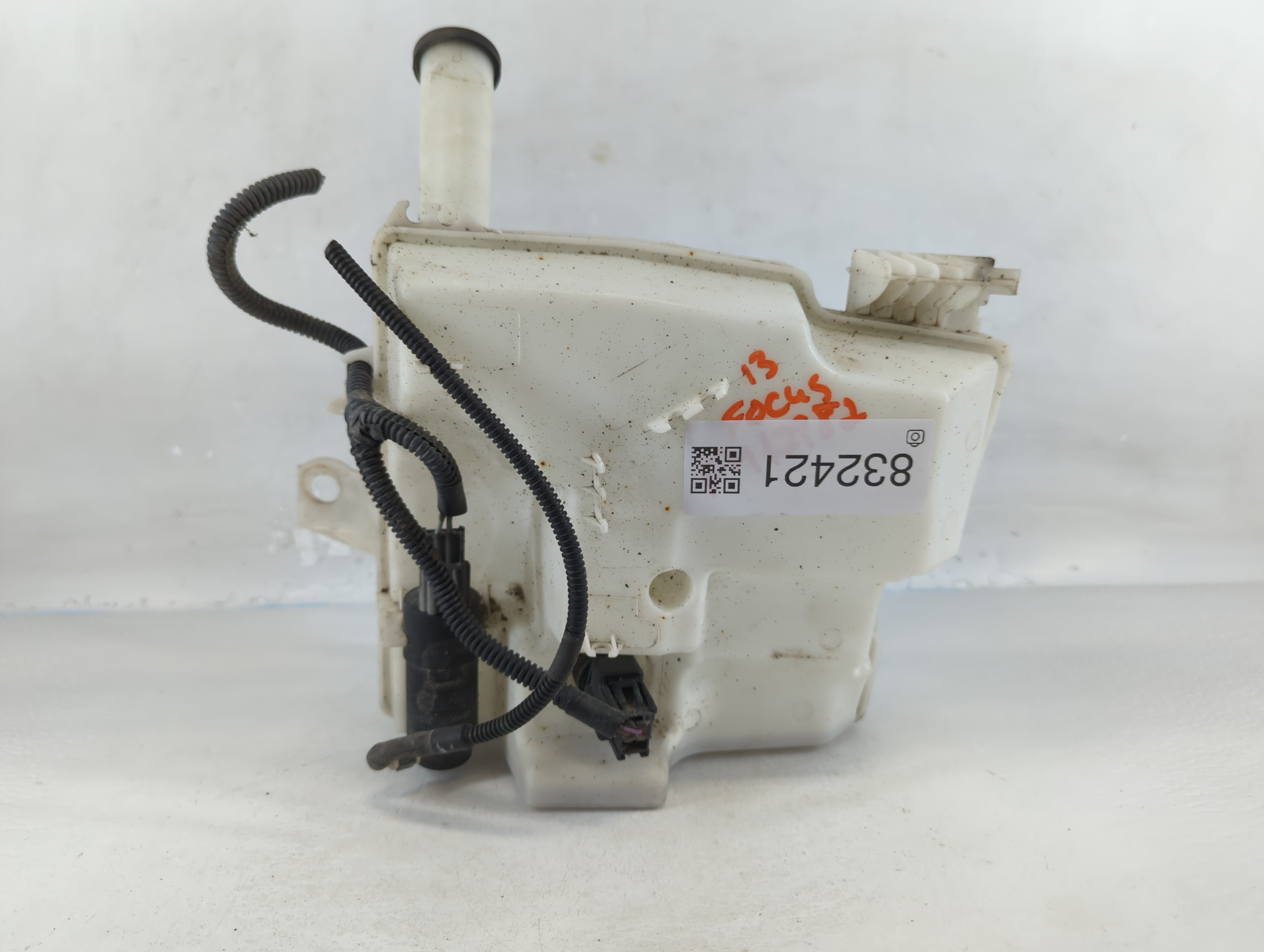 2012-2018 Ford Focus Windshield Washer Fluid Reservoir Bottle Oem 832421 - Oemusedautoparts1.com