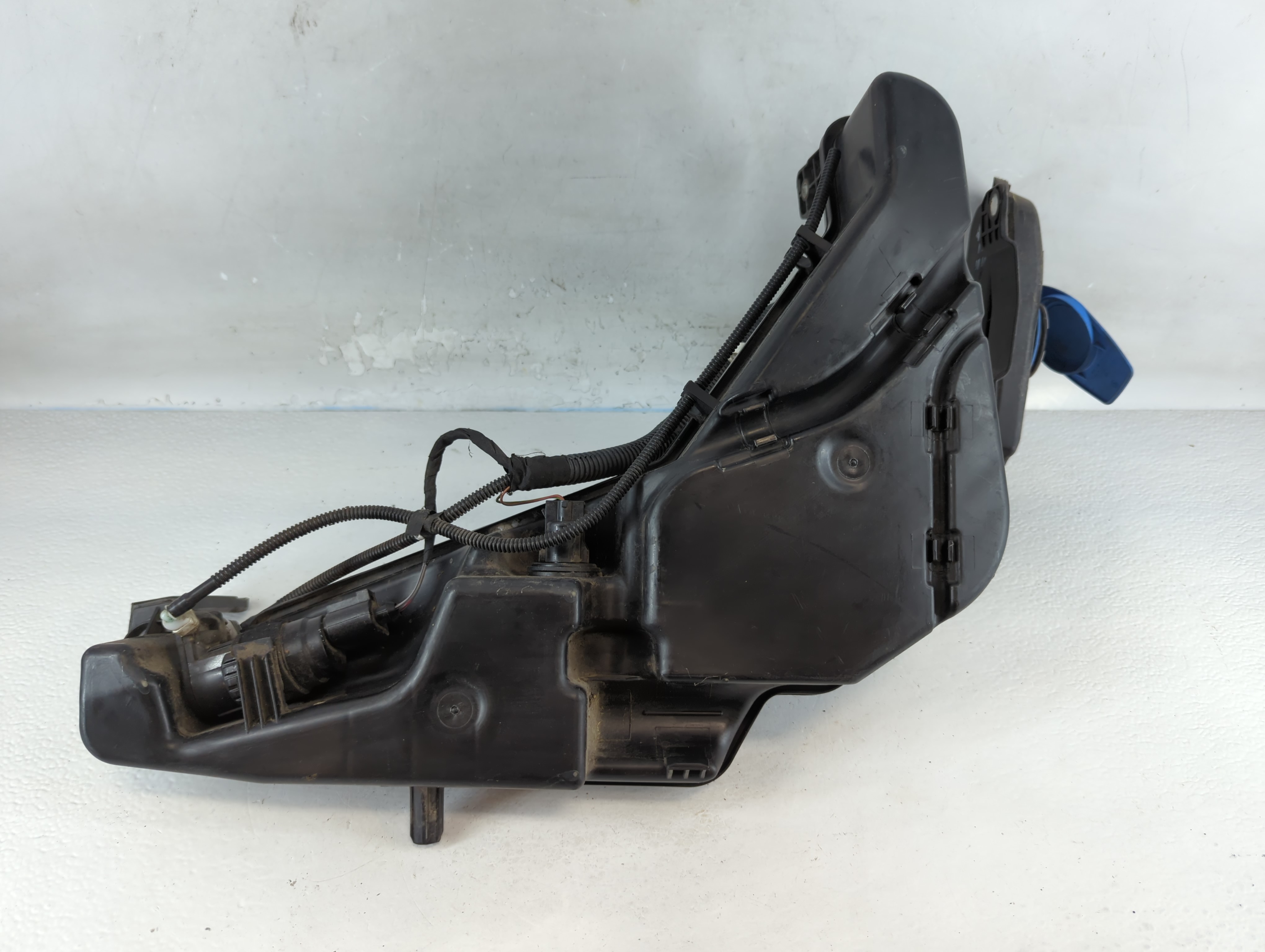 Picture of 2009-2017 Audi Q5 Windshield Washer Fluid Reservoir Bottle Oem 832426