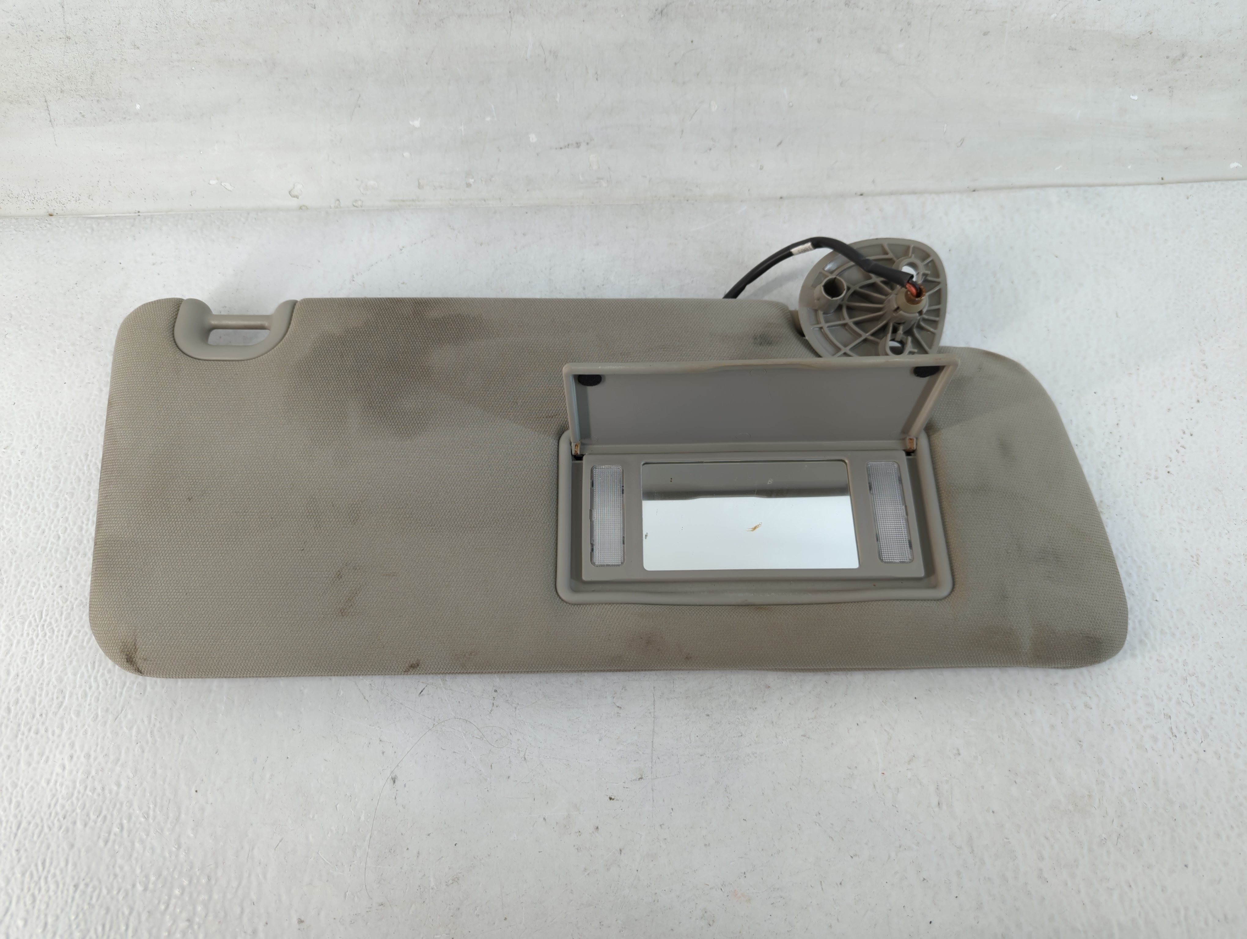 Picture of Dodge Ram 1500 Passenger Sun Visor Mirror Right Sunvisor Grey 832463