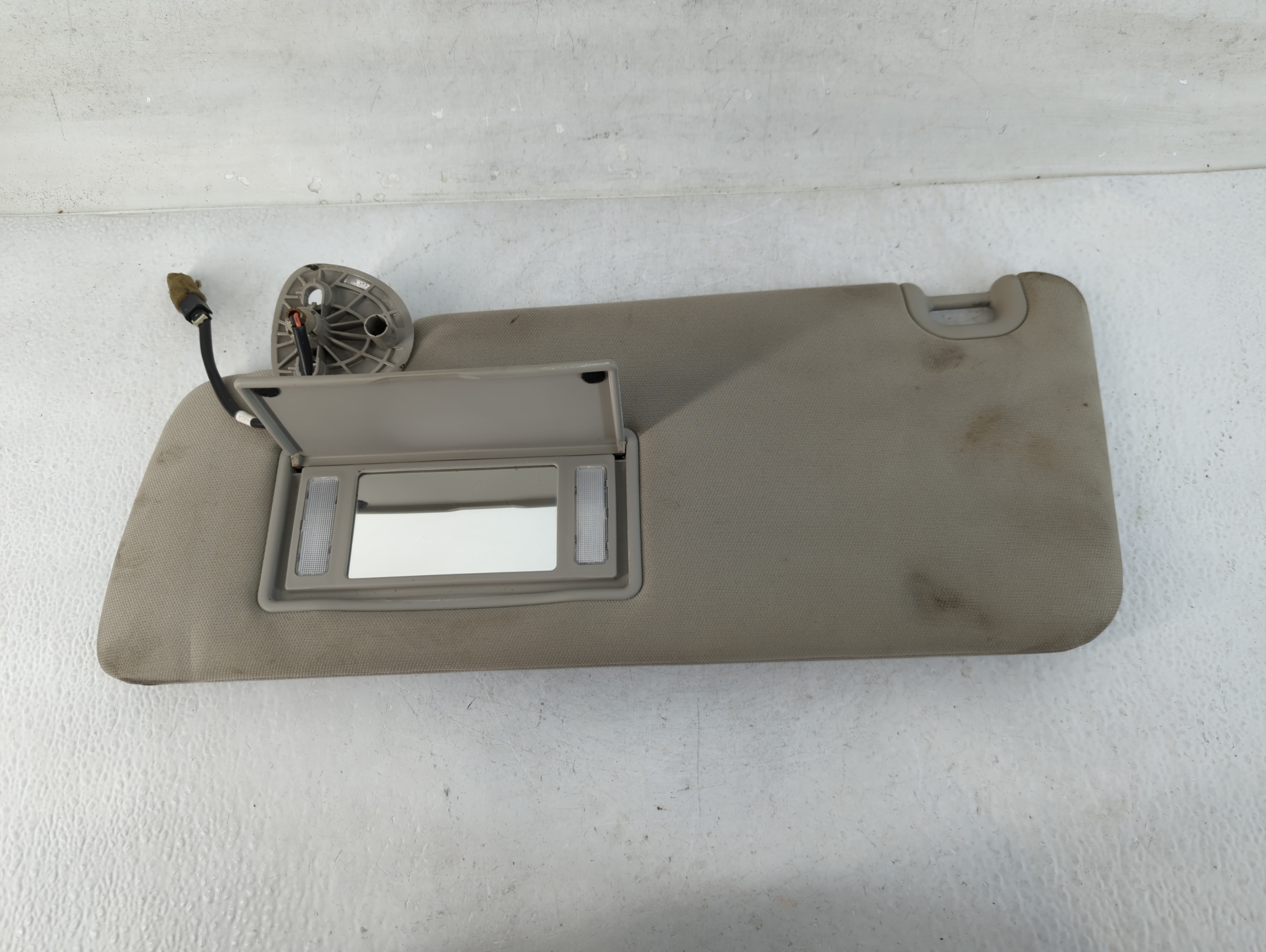 Picture of Dodge Ram 1500 Driver Sun Visor Mirror Left Sunvisor Grey 832466