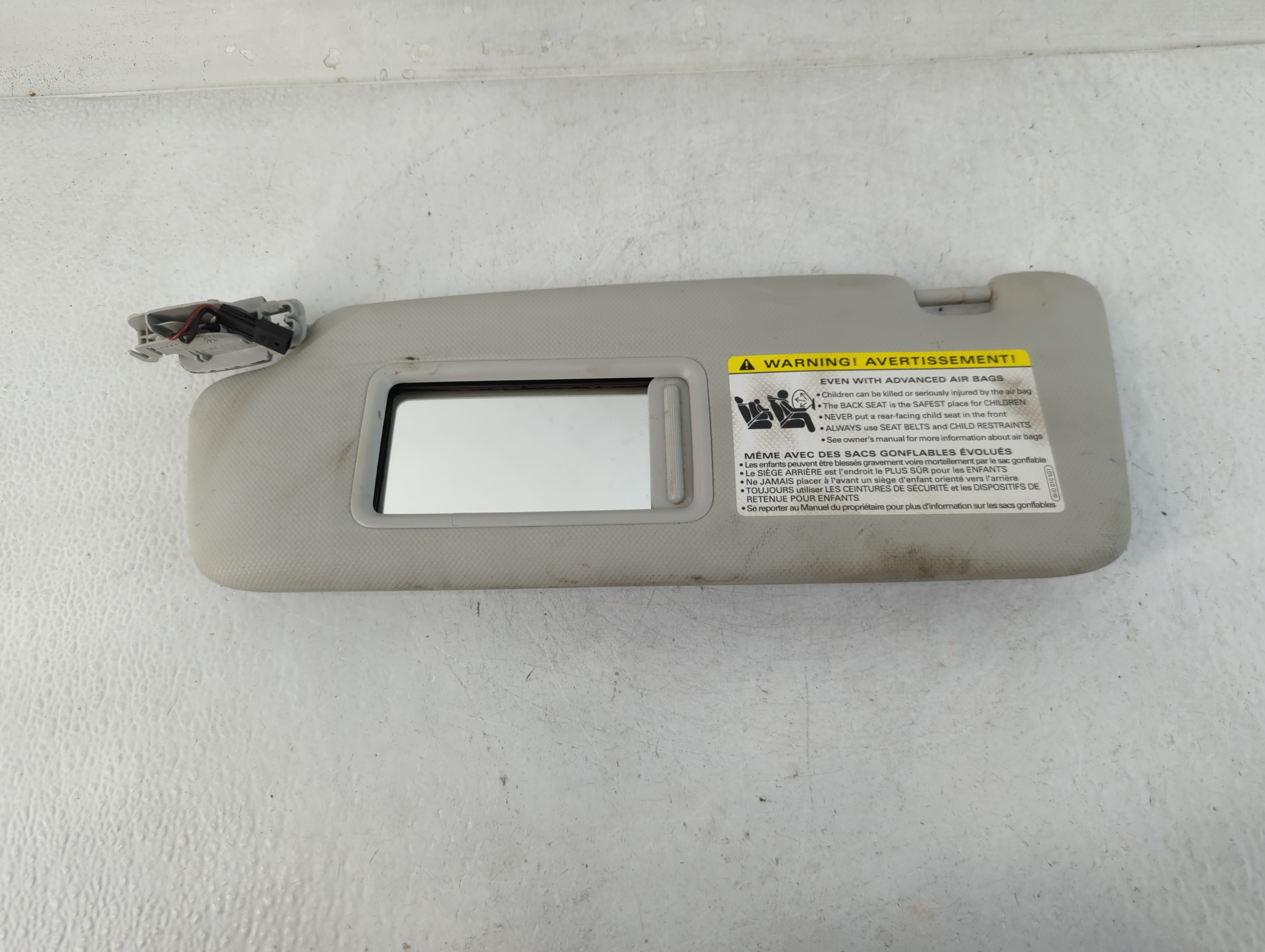 2009-2012 Audi A4 Driver Sun Visor Mirror Left Sunvisor Grey 832467 - Oemusedautoparts1.com