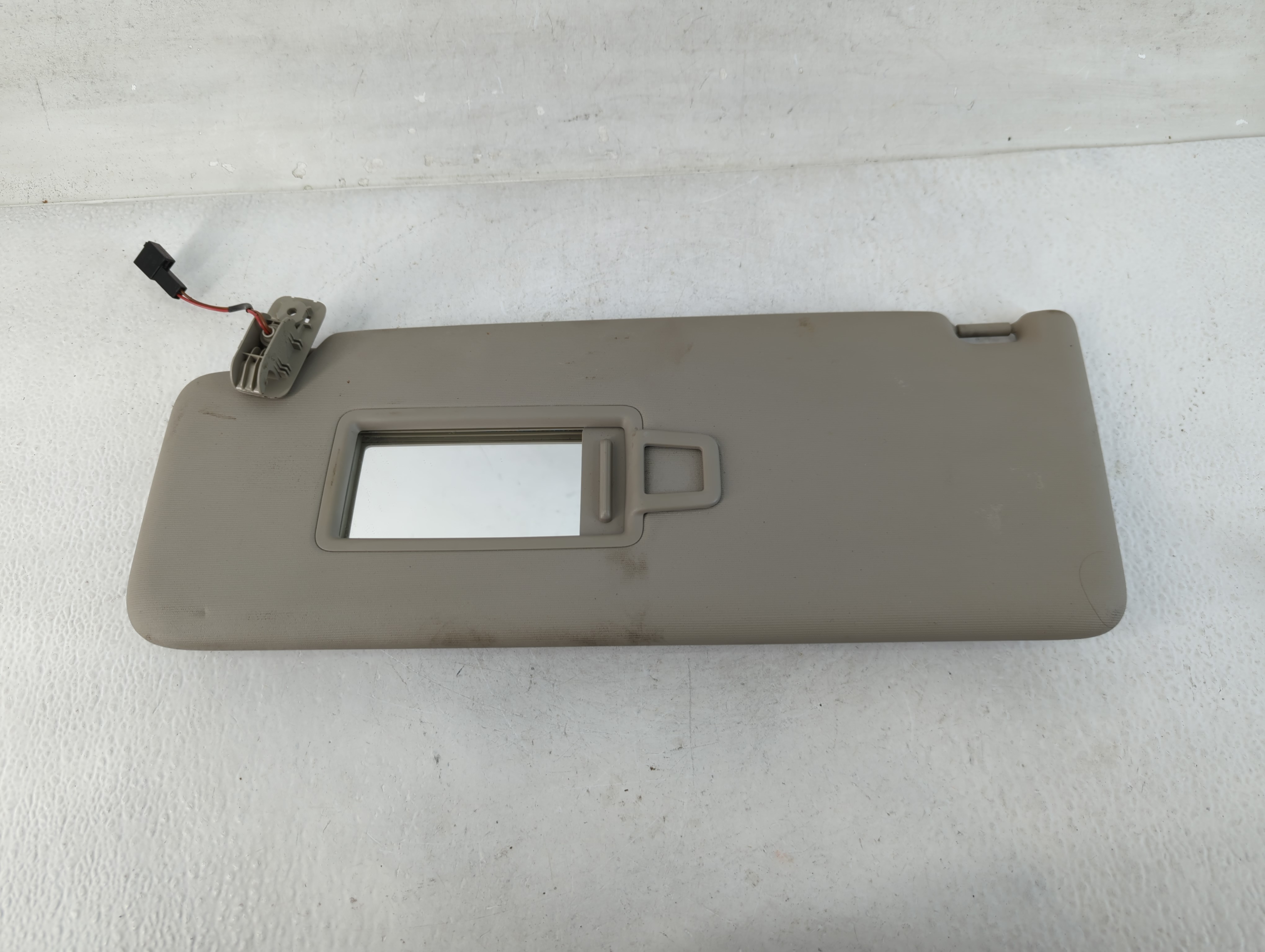 Volkswagen Atlas Driver Sun Visor Mirror Left Sunvisor Grey 832470 - Oemusedautoparts1.com