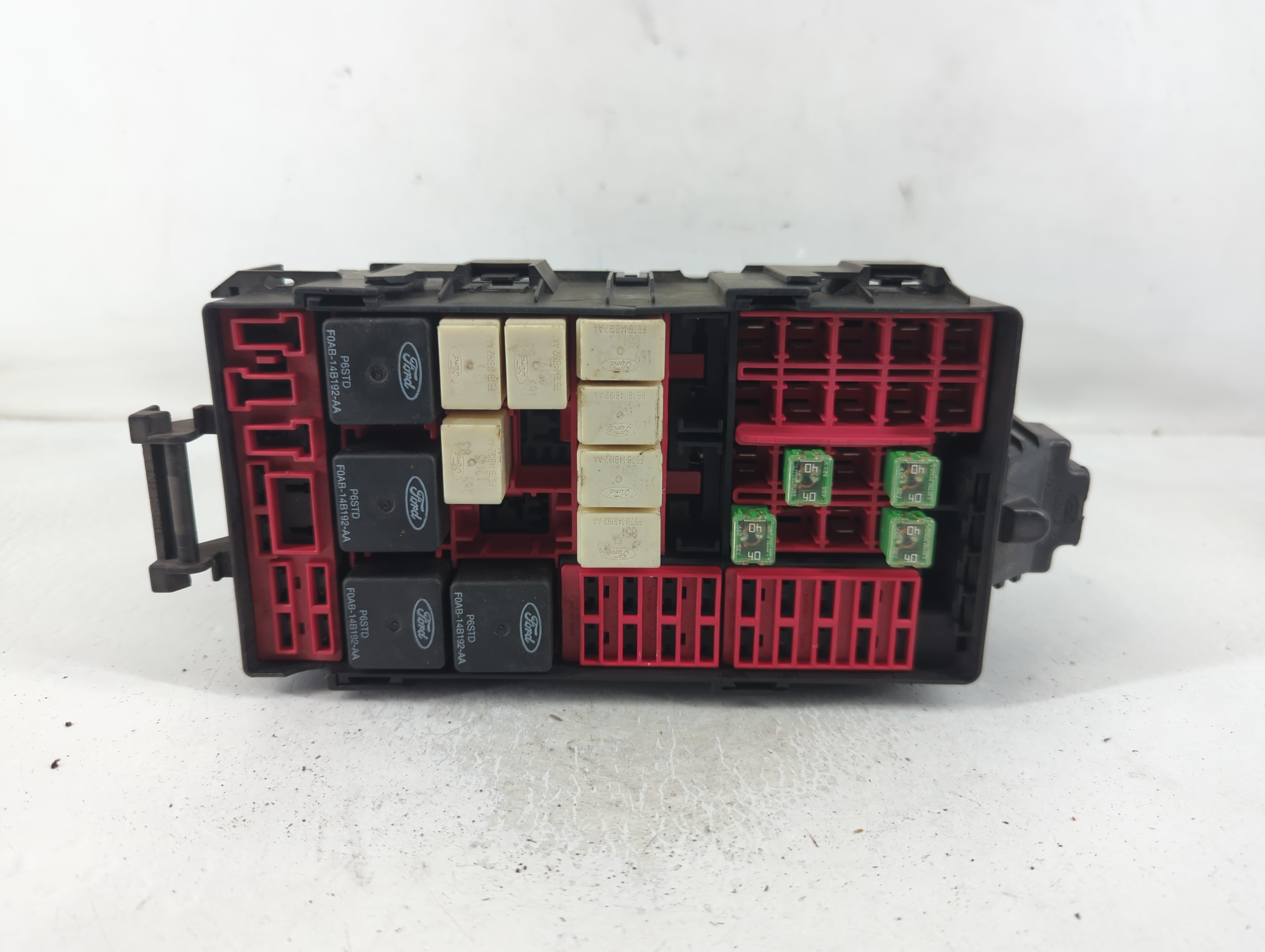 2004-2011 Lincoln Town Car Fusebox Fuse Box Relay Module 832477 - Oemusedautoparts1.com