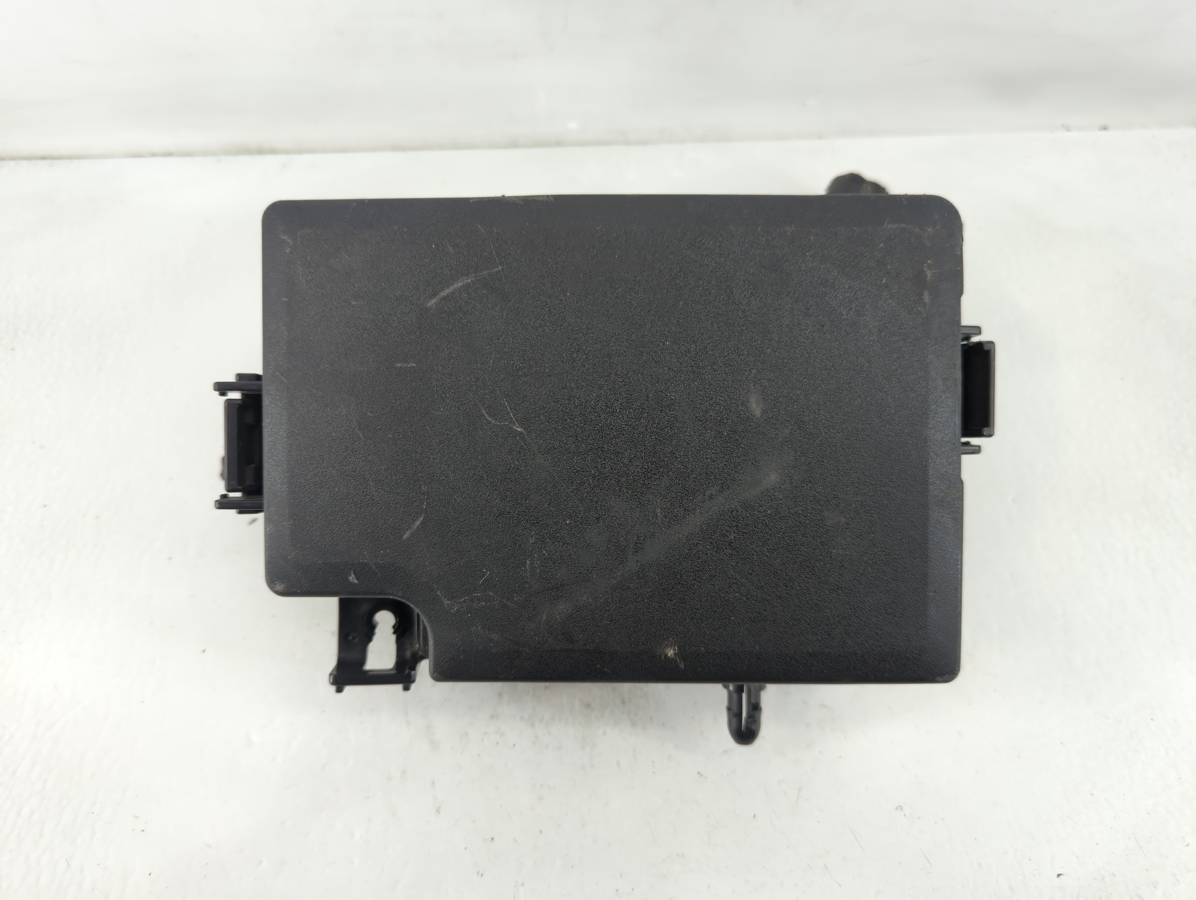 2018-2021 Hyundai Kona Fusebox Fuse Box Relay Module 91956-j9520 832480 - Oemusedautoparts1.com