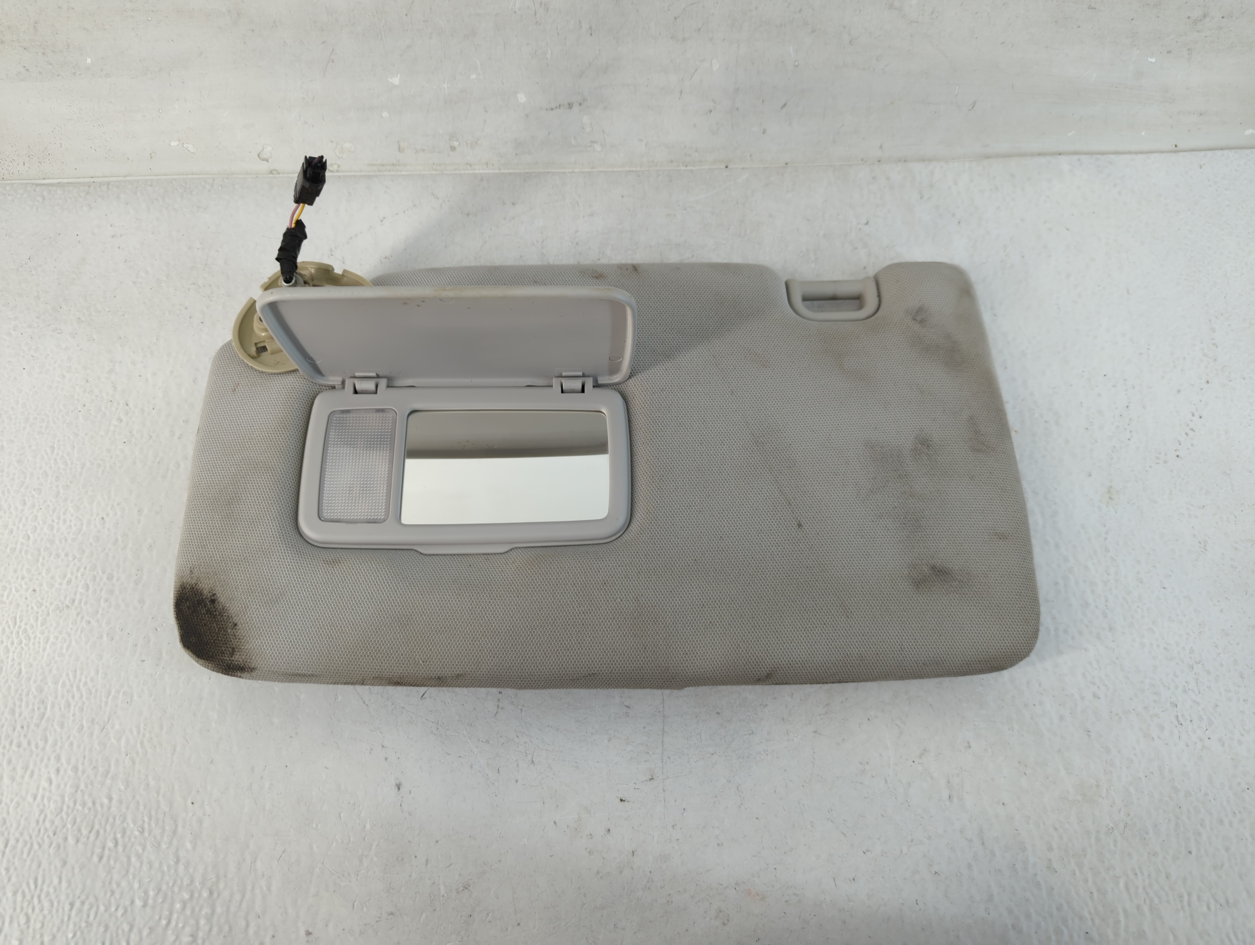 2018 Subaru Forester Driver Sun Visor Mirror Left Sunvisor Grey 832501 - Oemusedautoparts1.com